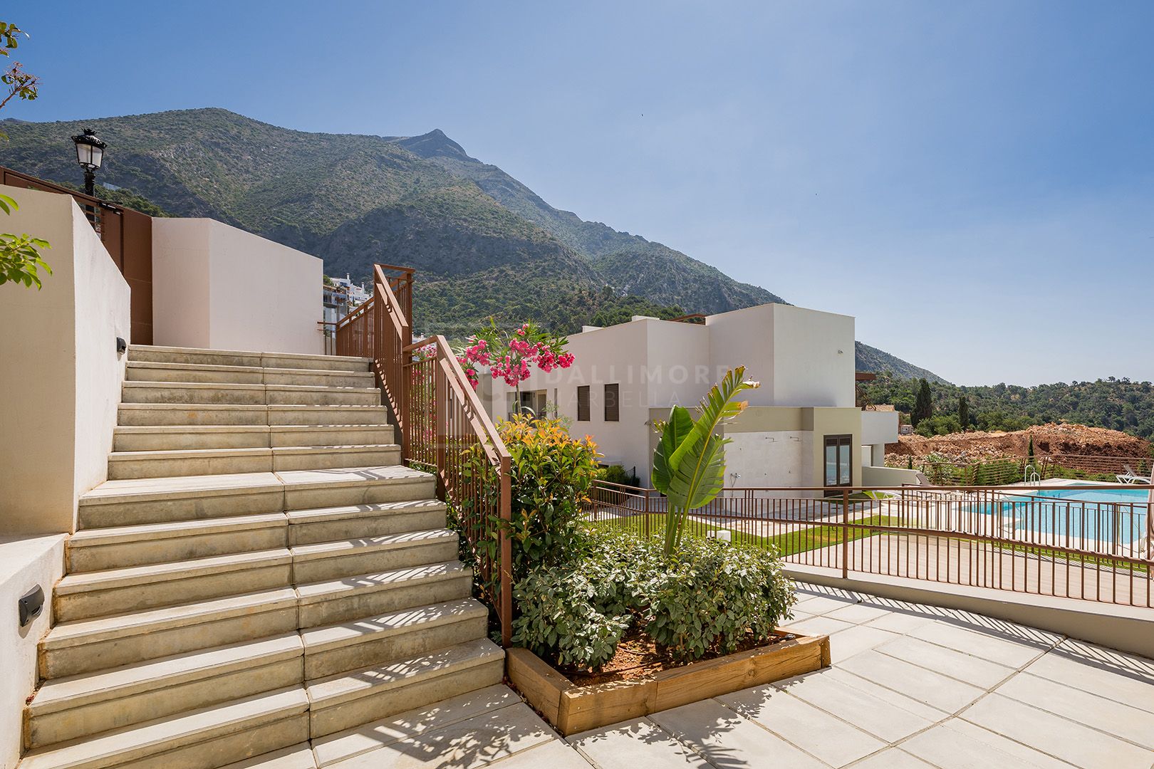 Stunning 3-Bedroom Duplex Penthouse in Almazara Hills