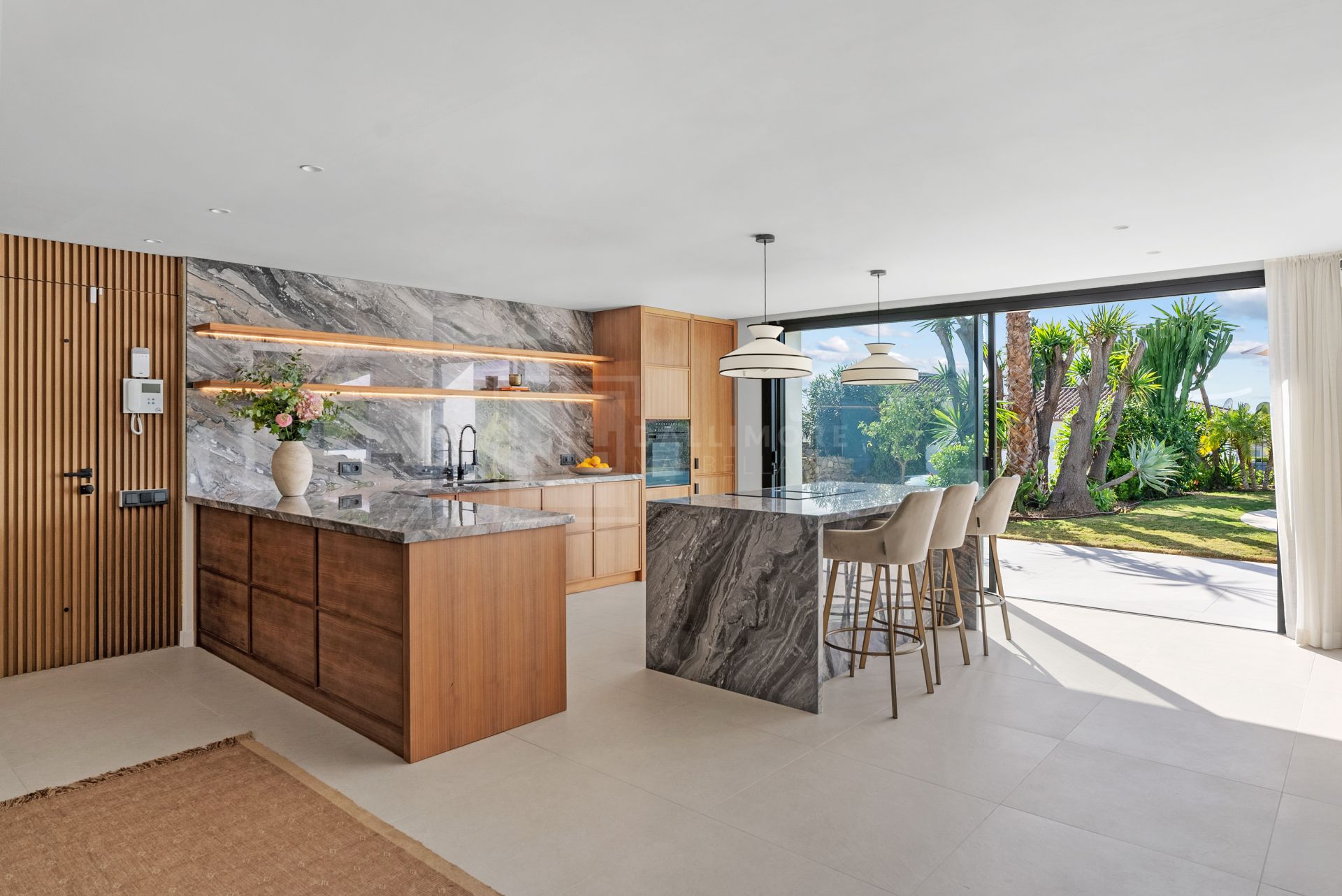 Villa With Open Views Close to Los Naranjos Golf