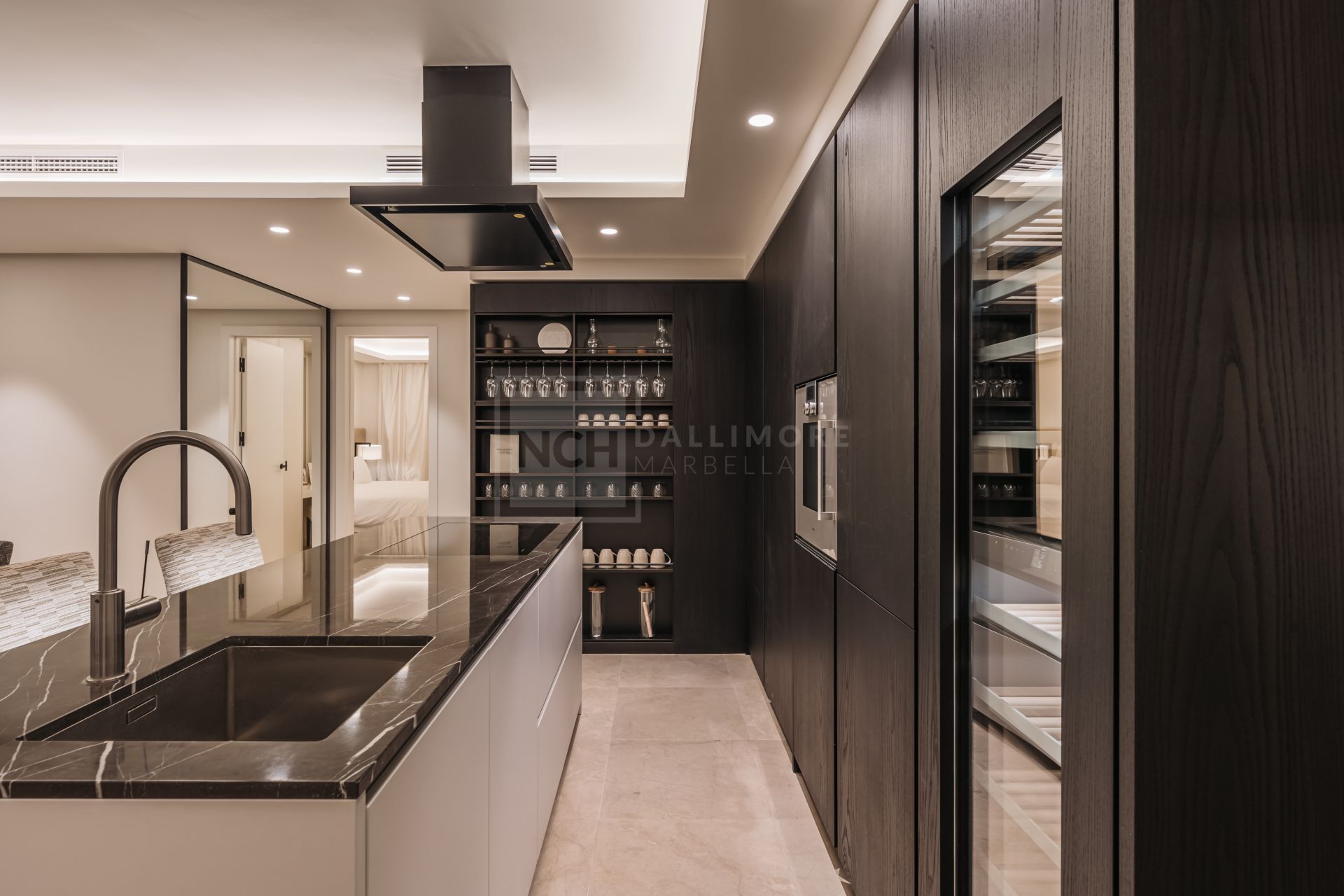 Beachside 3-Bedroom Residence on Marbella’s Golden Mile With South-East Terrace