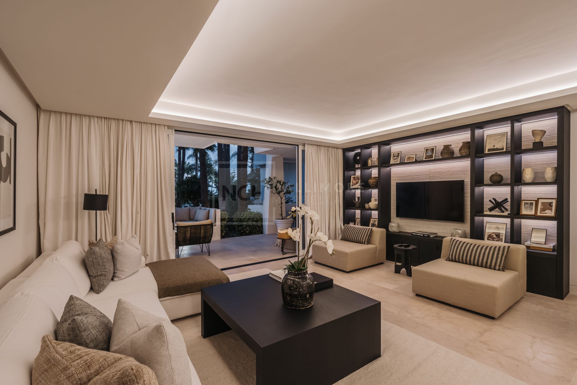 Beachside 3-Bedroom Residence on Marbella’s Golden Mile With South-East Terrace