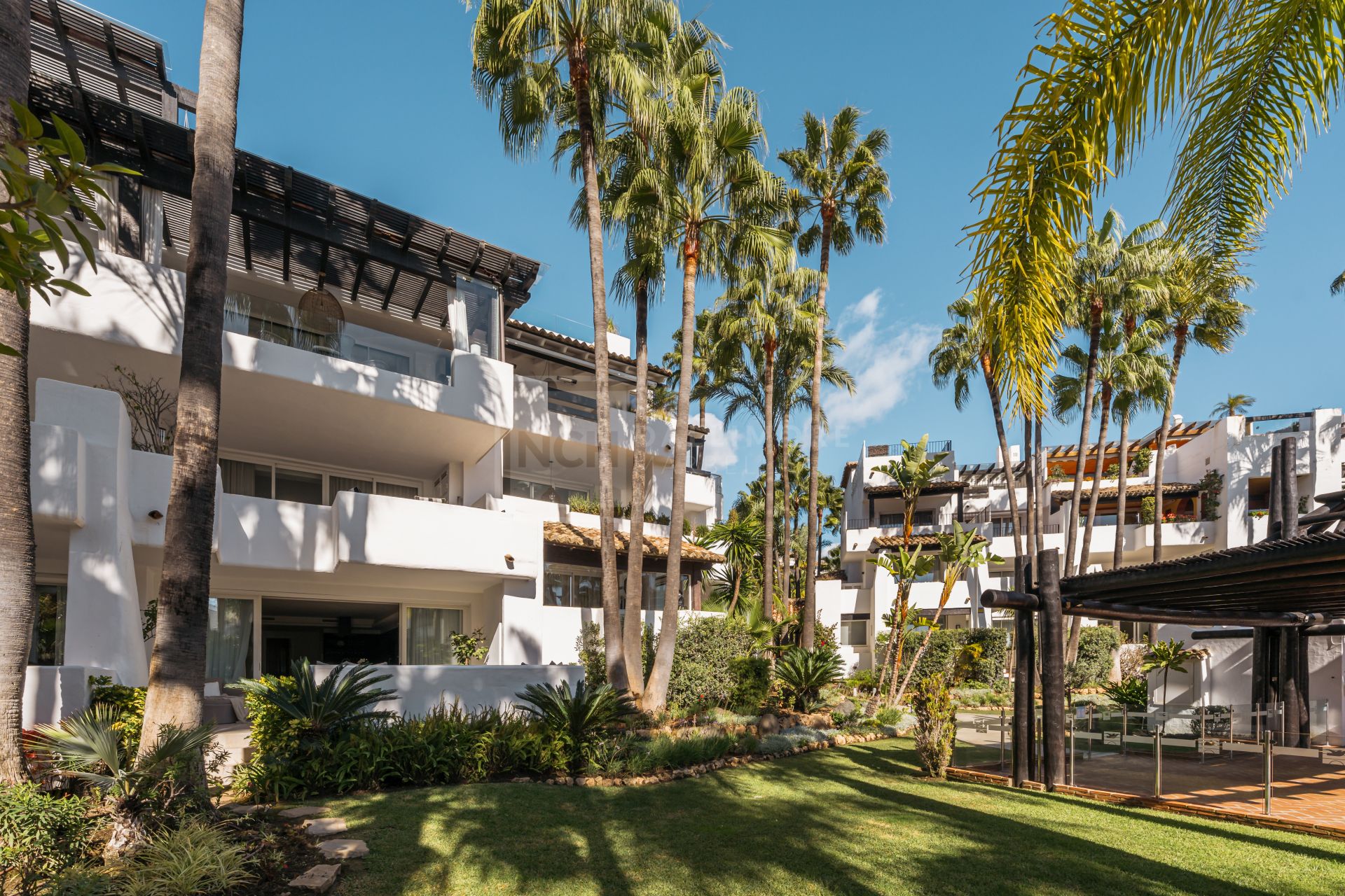 Beachside 3-Bedroom Residence on Marbella’s Golden Mile With South-East Terrace