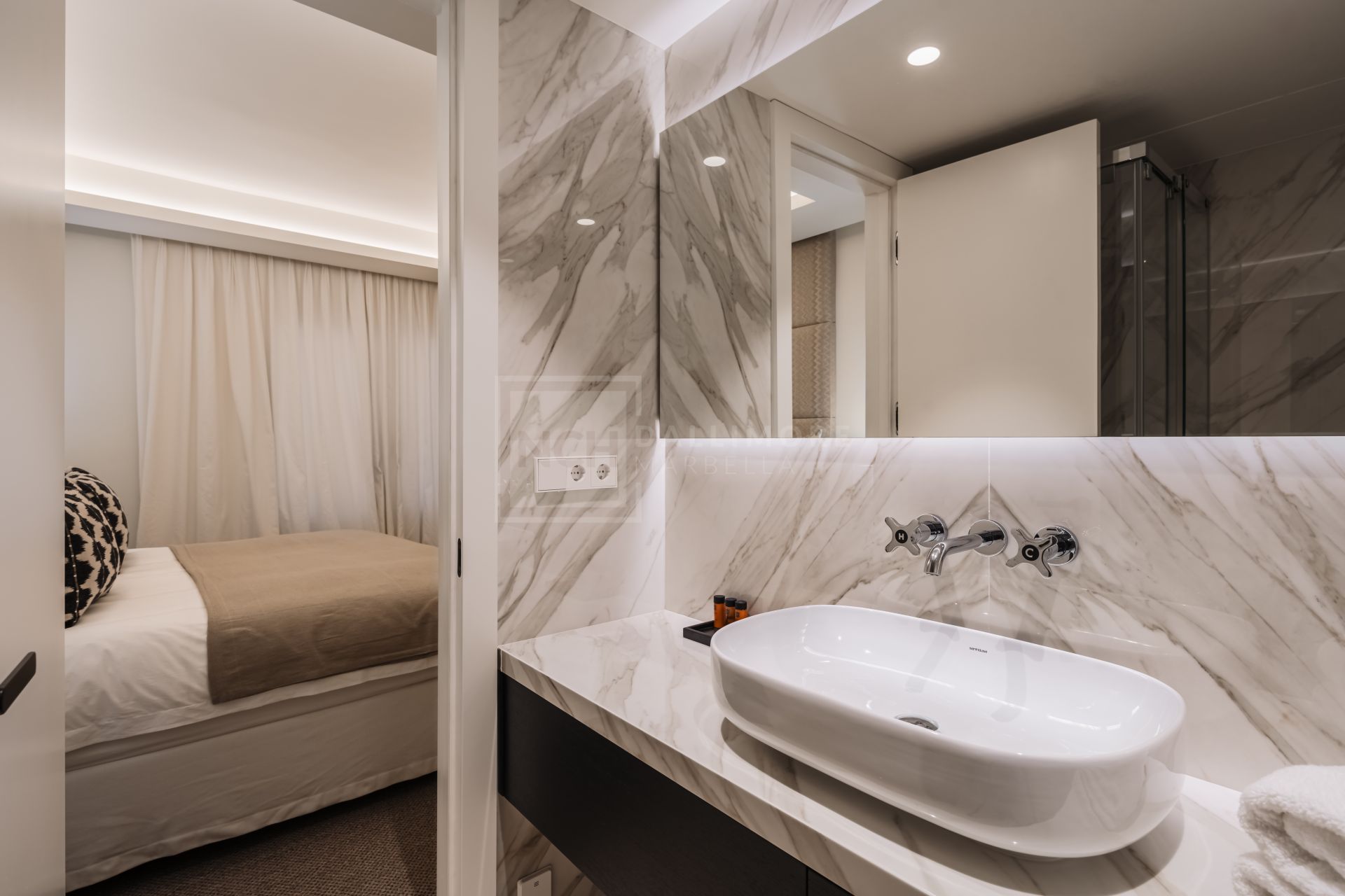 Beachside 3-Bedroom Residence on Marbella’s Golden Mile With South-East Terrace
