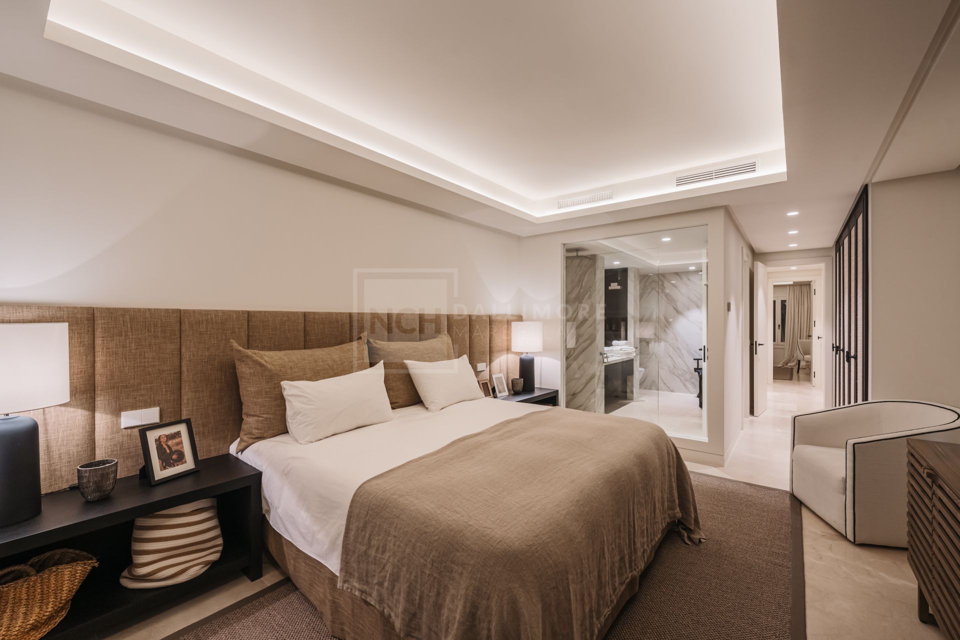 Beachside 3-Bedroom Residence on Marbella’s Golden Mile With South-East Terrace