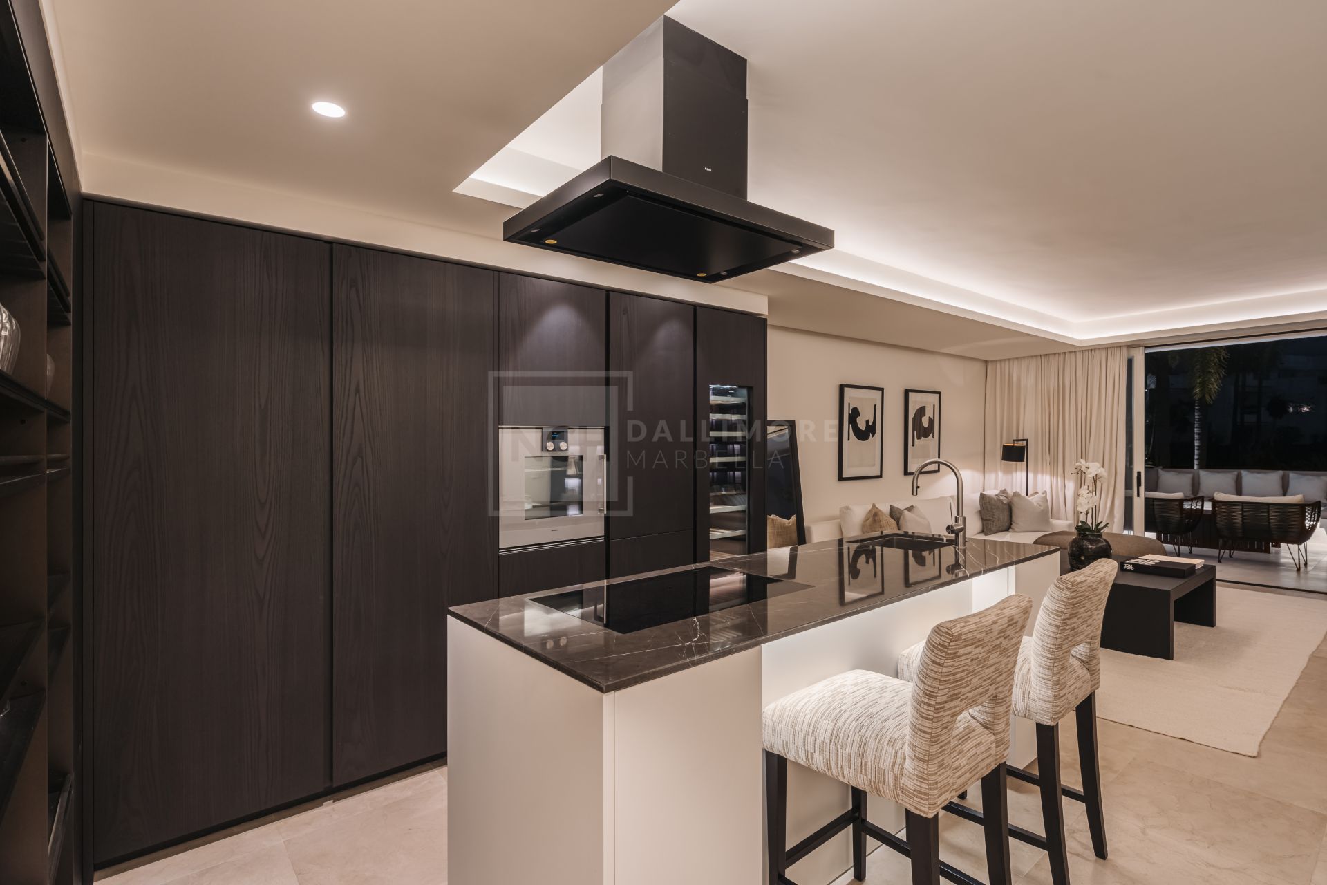 Beachside 3-Bedroom Residence on Marbella’s Golden Mile With South-East Terrace