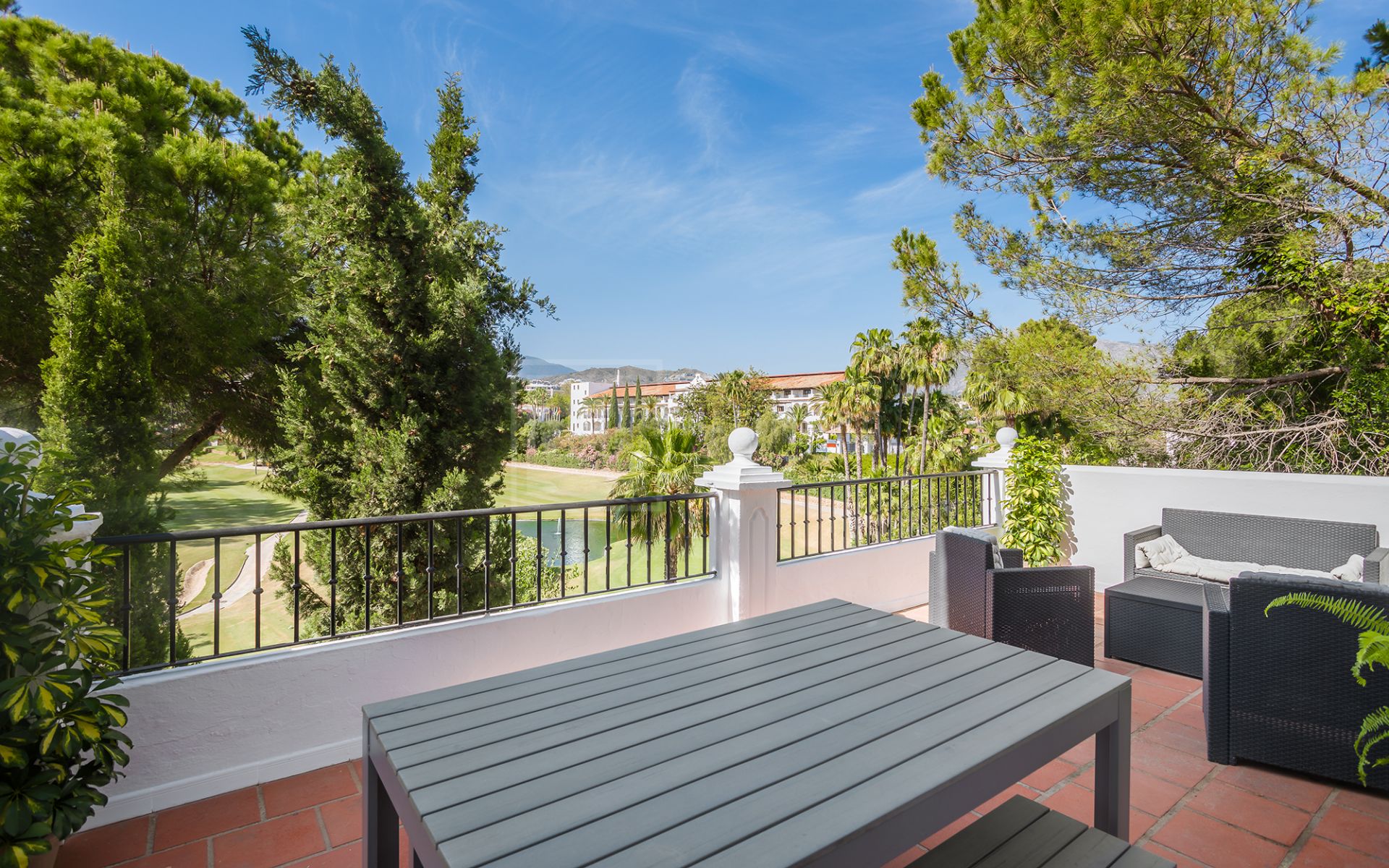 Corner 4- Bedroom Townhouse in La Quinta