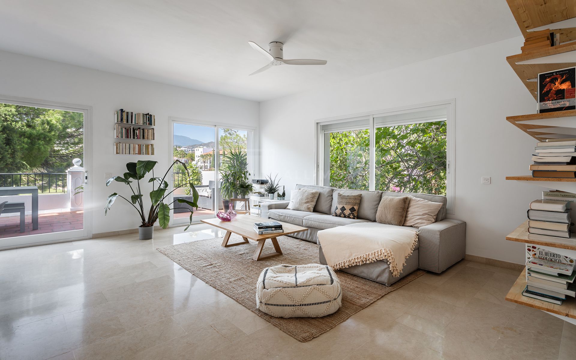 Corner 4- Bedroom Townhouse in La Quinta
