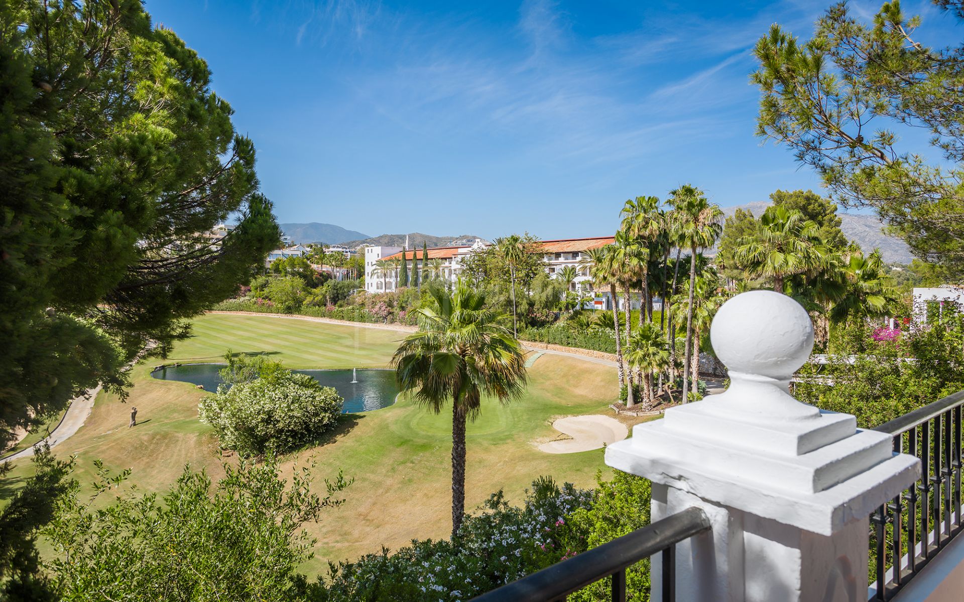 Corner 4- Bedroom Townhouse in La Quinta