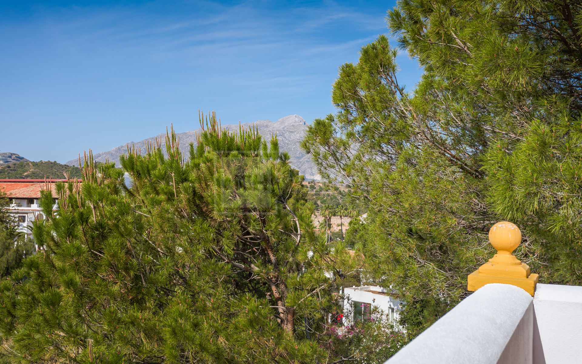 Corner 4- Bedroom Townhouse in La Quinta