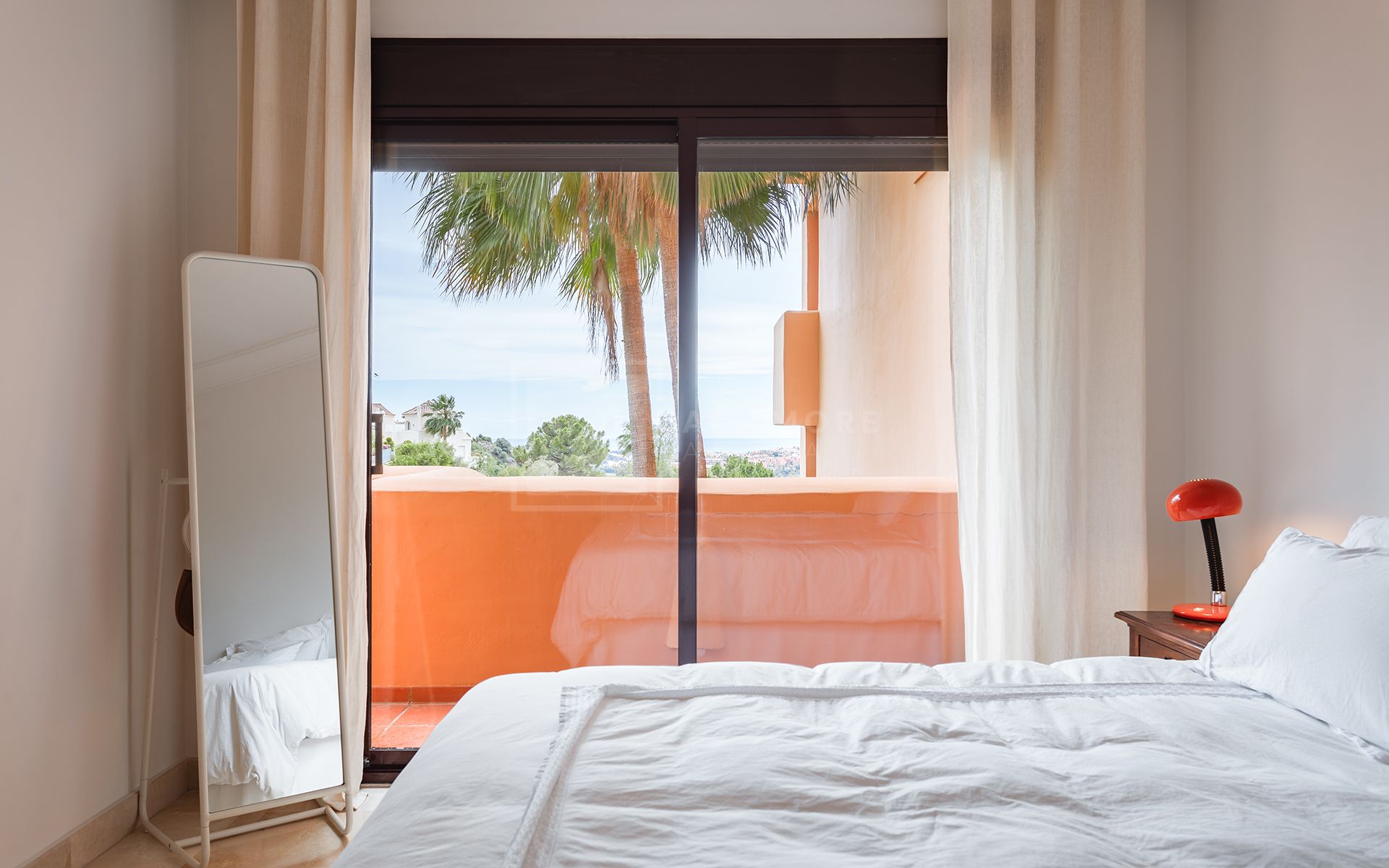 Elegante apartamento de 2 dormitorios en Benahavís
