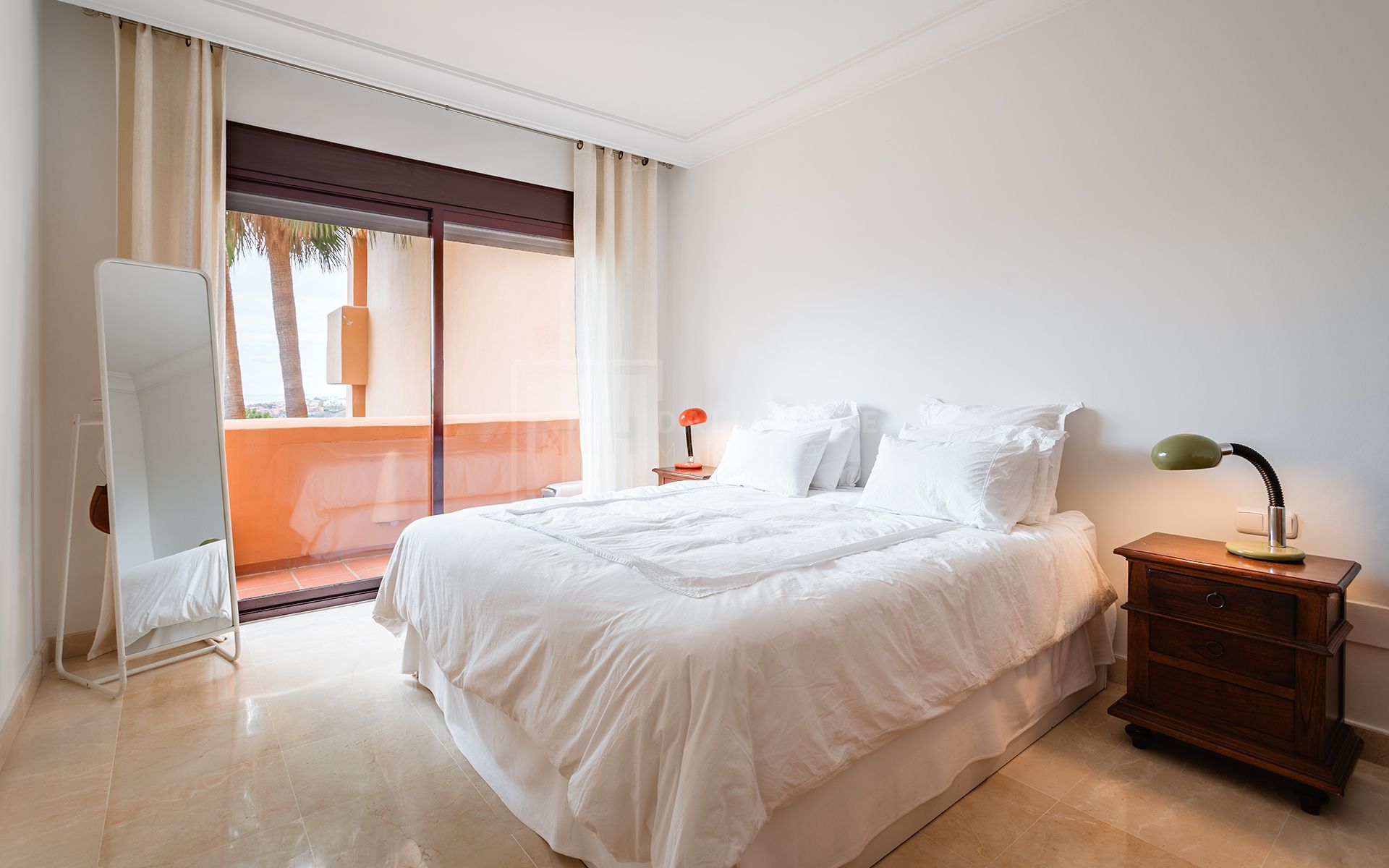 Elegante apartamento de 2 dormitorios en Benahavís