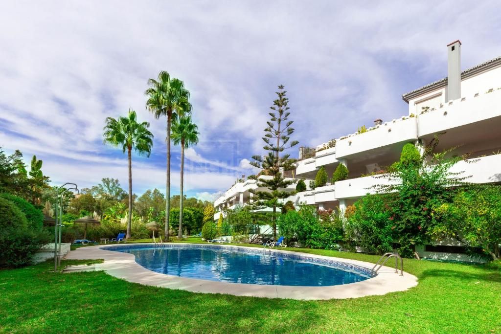 3-Bedroom Apartment Balcon de Puente Romano – Golden Mile, Marbella
