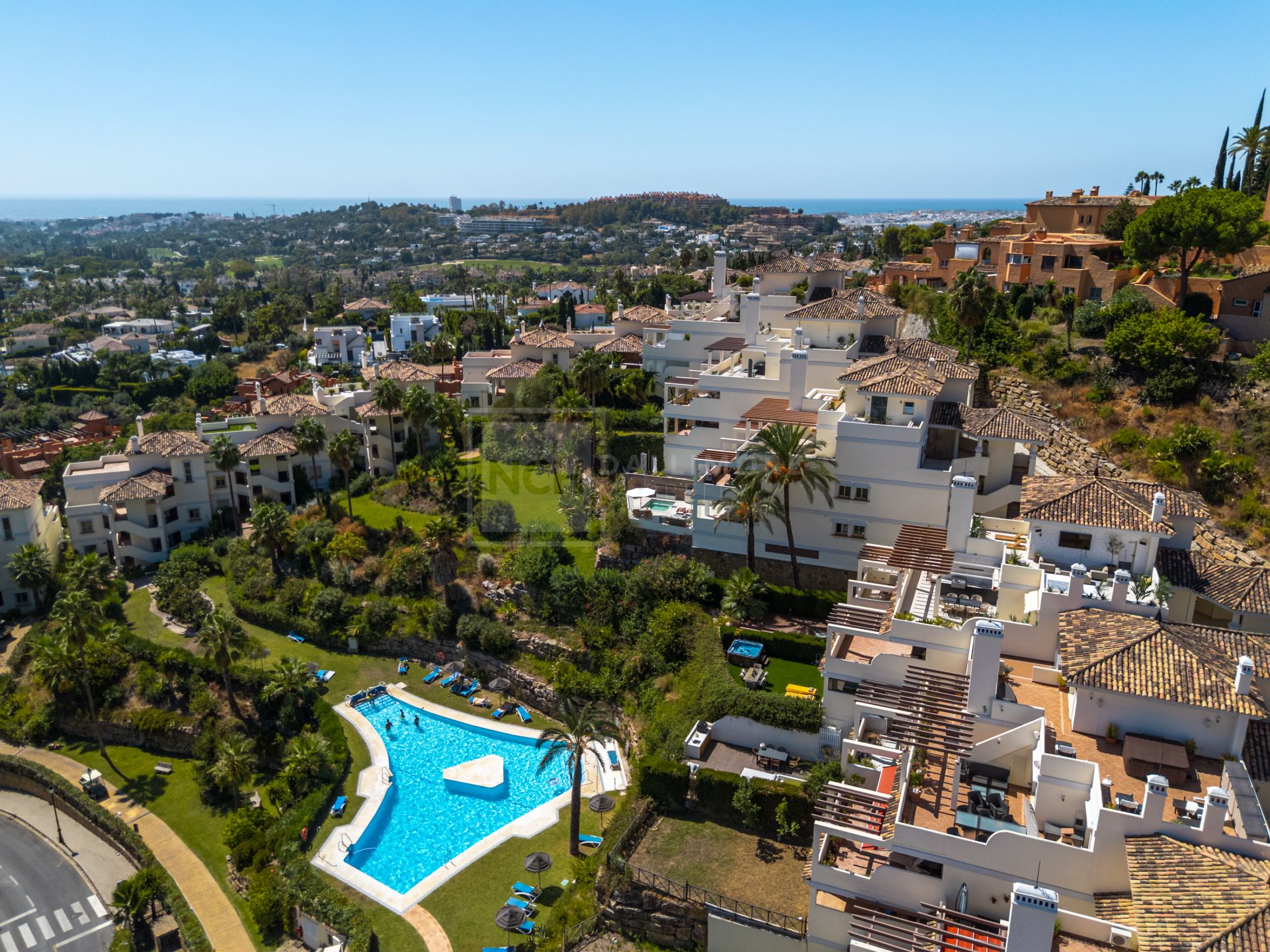 Renovated 3-Bedroom Penthouse With Terrace And La Concha To Sea Views