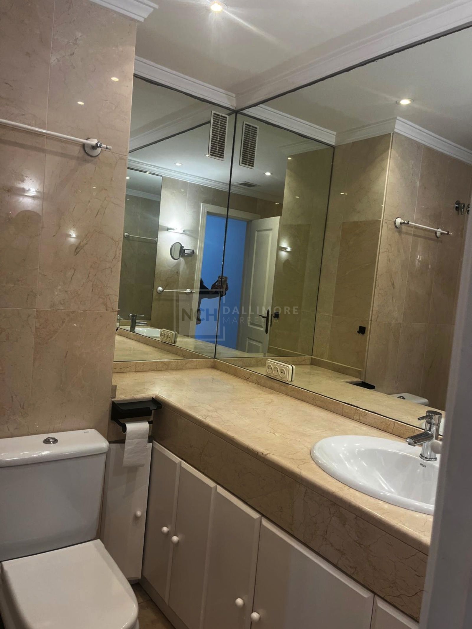 Espectacular Apartamento Esquinero en la Prestigiosa Milla de Oro