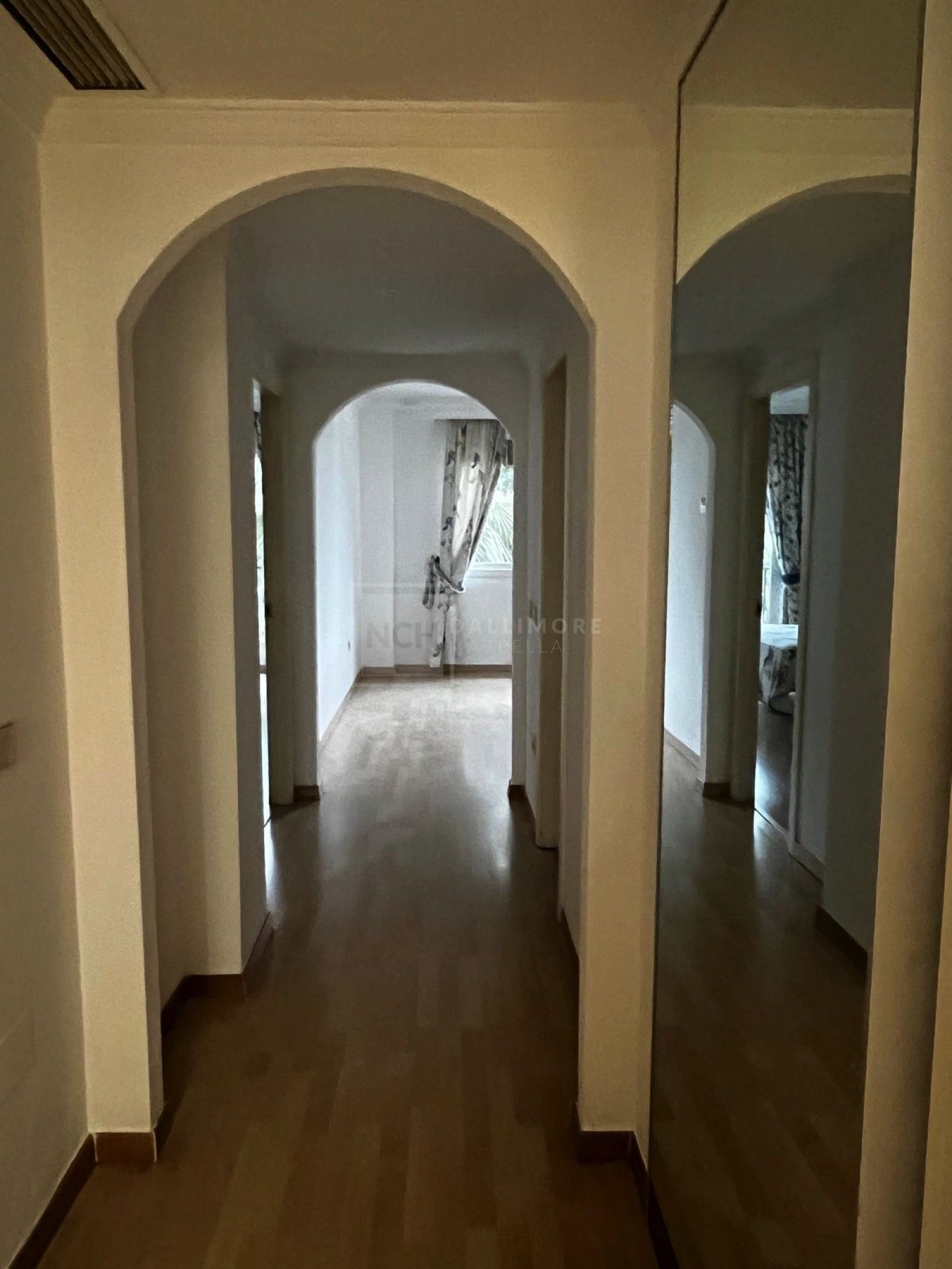 Espectacular Apartamento Esquinero en la Prestigiosa Milla de Oro