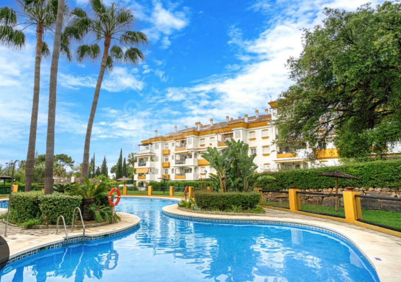 Espectacular Apartamento Esquinero en la Prestigiosa Milla de Oro