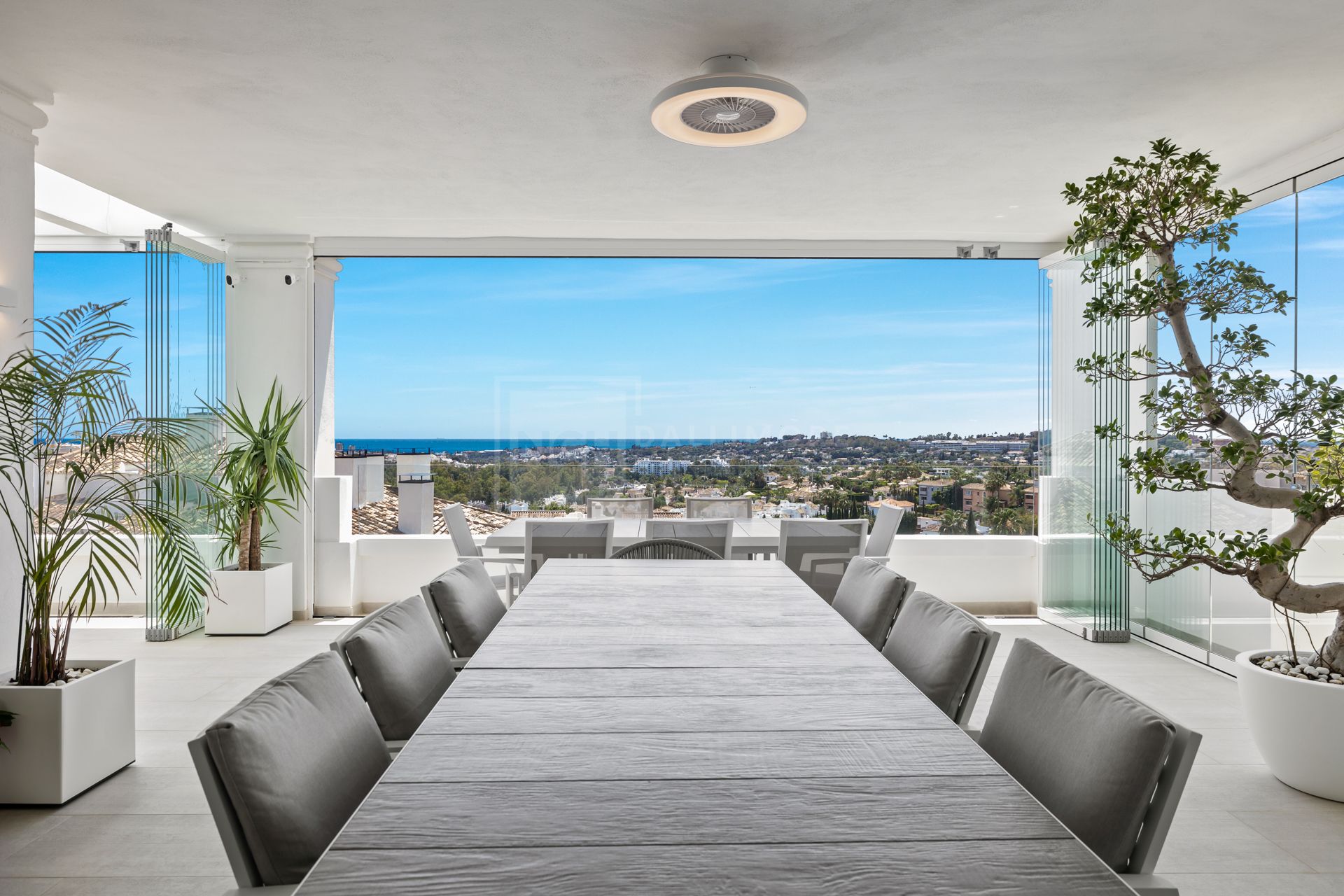 Luxury Penthouse with Spectacular Views in 9 Lions, Nueva Andalucia