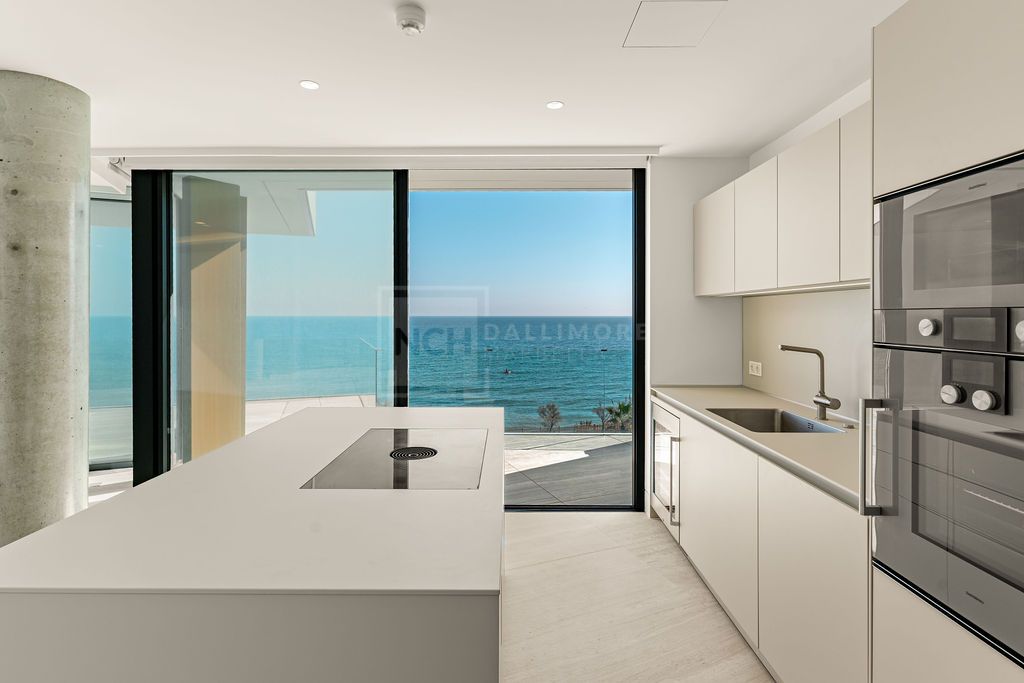 Exclusive Beachfront Duplex Penthouse in The Sapphire, Estepona