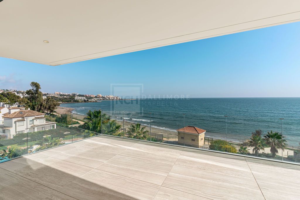 Exclusive Beachfront Duplex Penthouse in The Sapphire, Estepona
