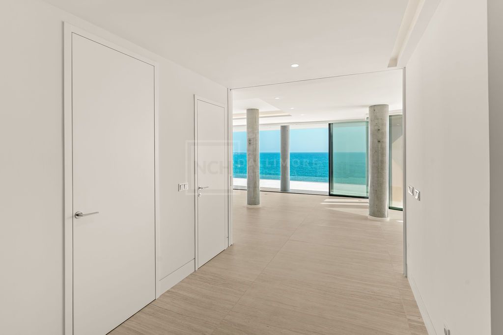 Exclusive Beachfront Duplex Penthouse in The Sapphire, Estepona