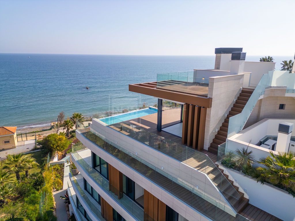 Exclusive Beachfront Duplex Penthouse in The Sapphire, Estepona