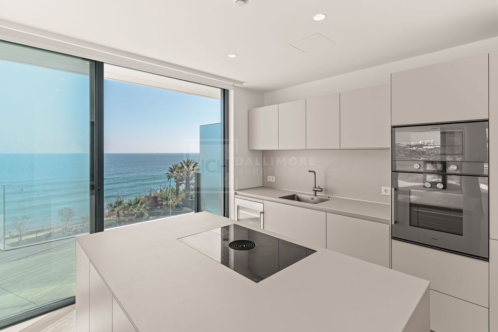 Exclusive Beachfront Duplex Penthouse in The Sapphire, Estepona