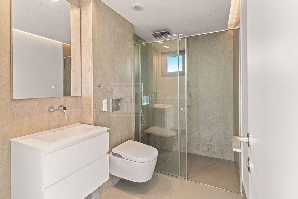 Exclusive Beachfront Duplex Penthouse in The Sapphire, Estepona