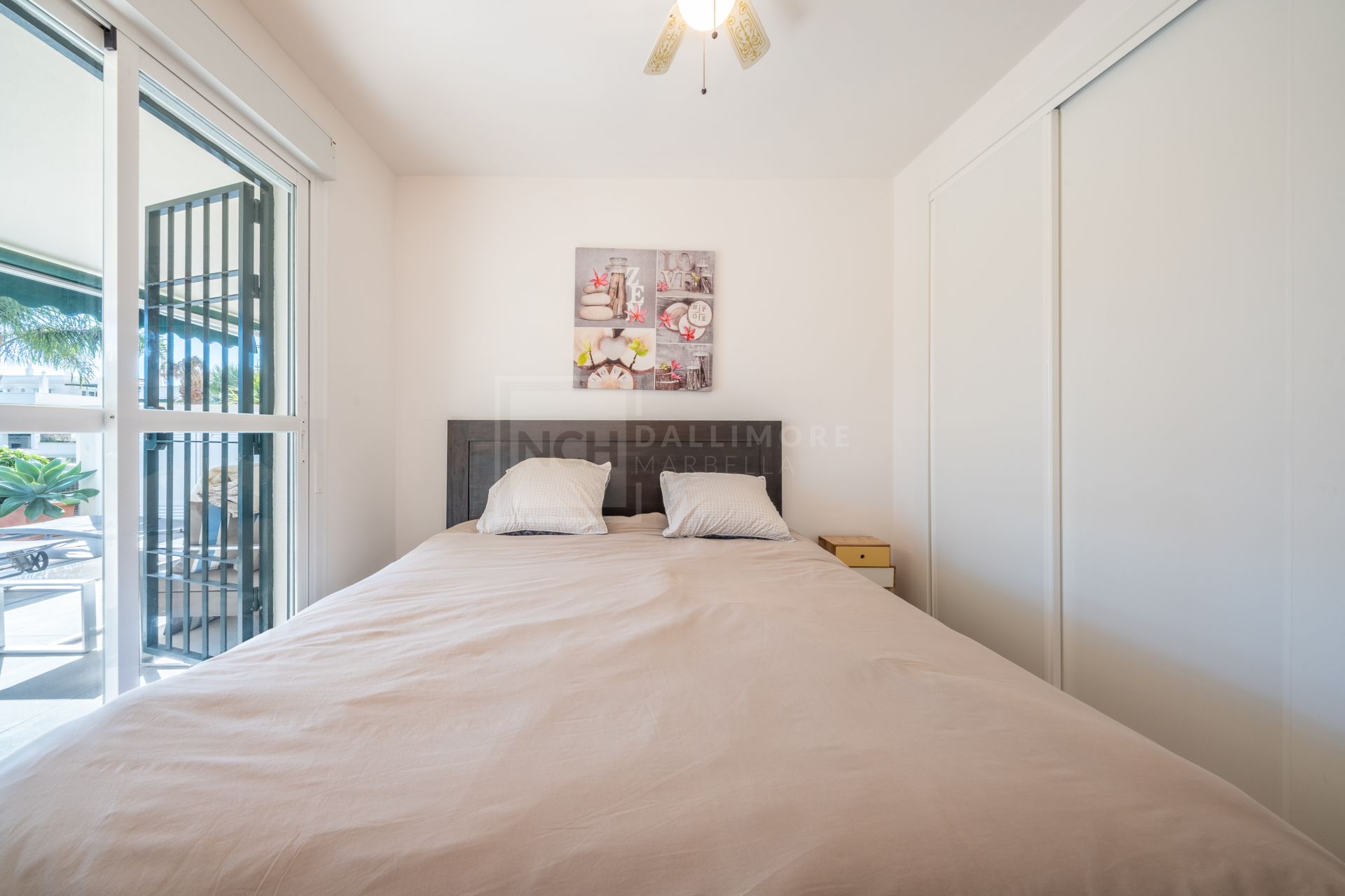 Apartamento de 2 dormitorios con amplia terraza, Nueva Andalucía