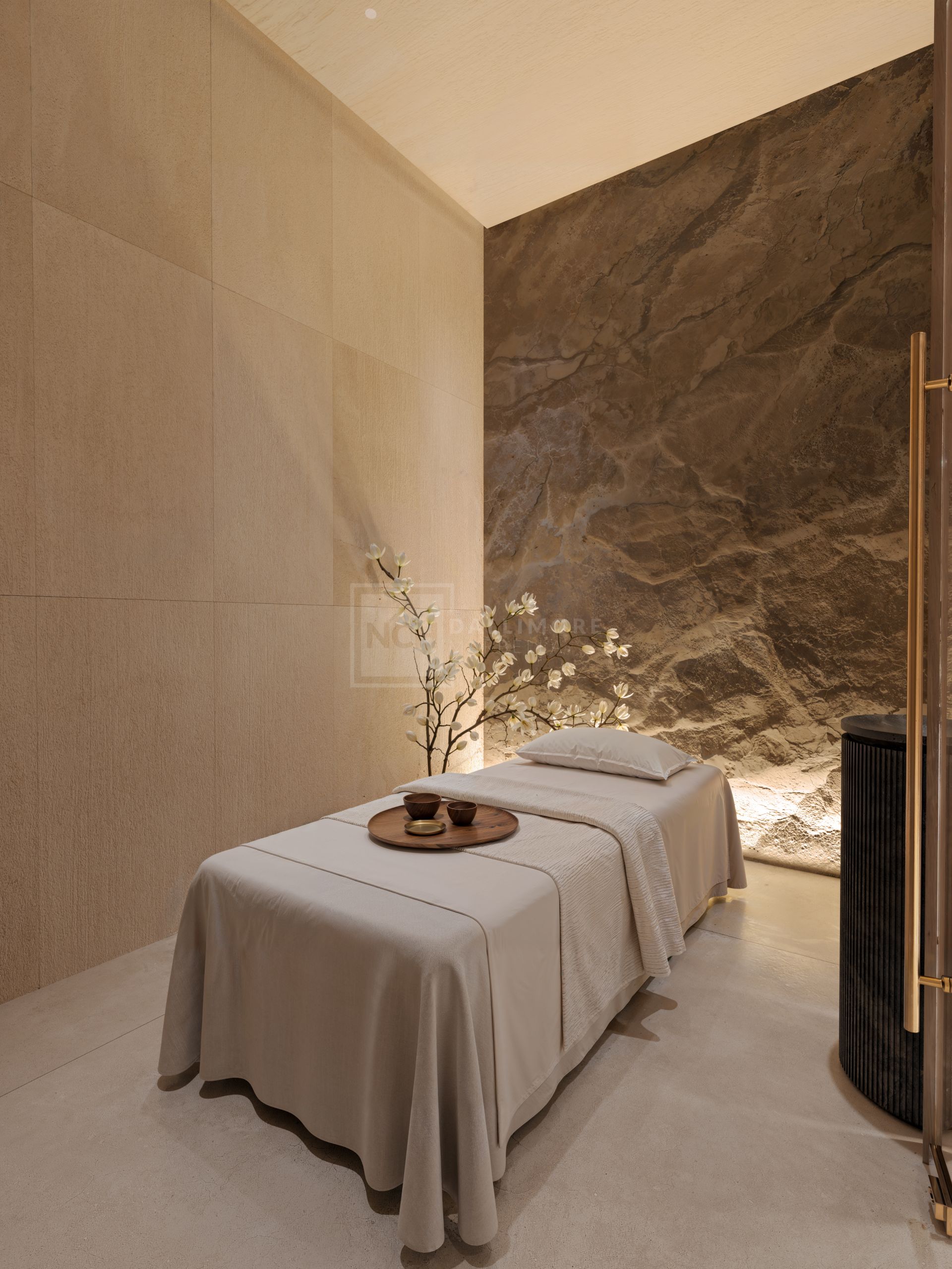 Sophisticated Garden Apartment Surrounded by Wellness and Nature