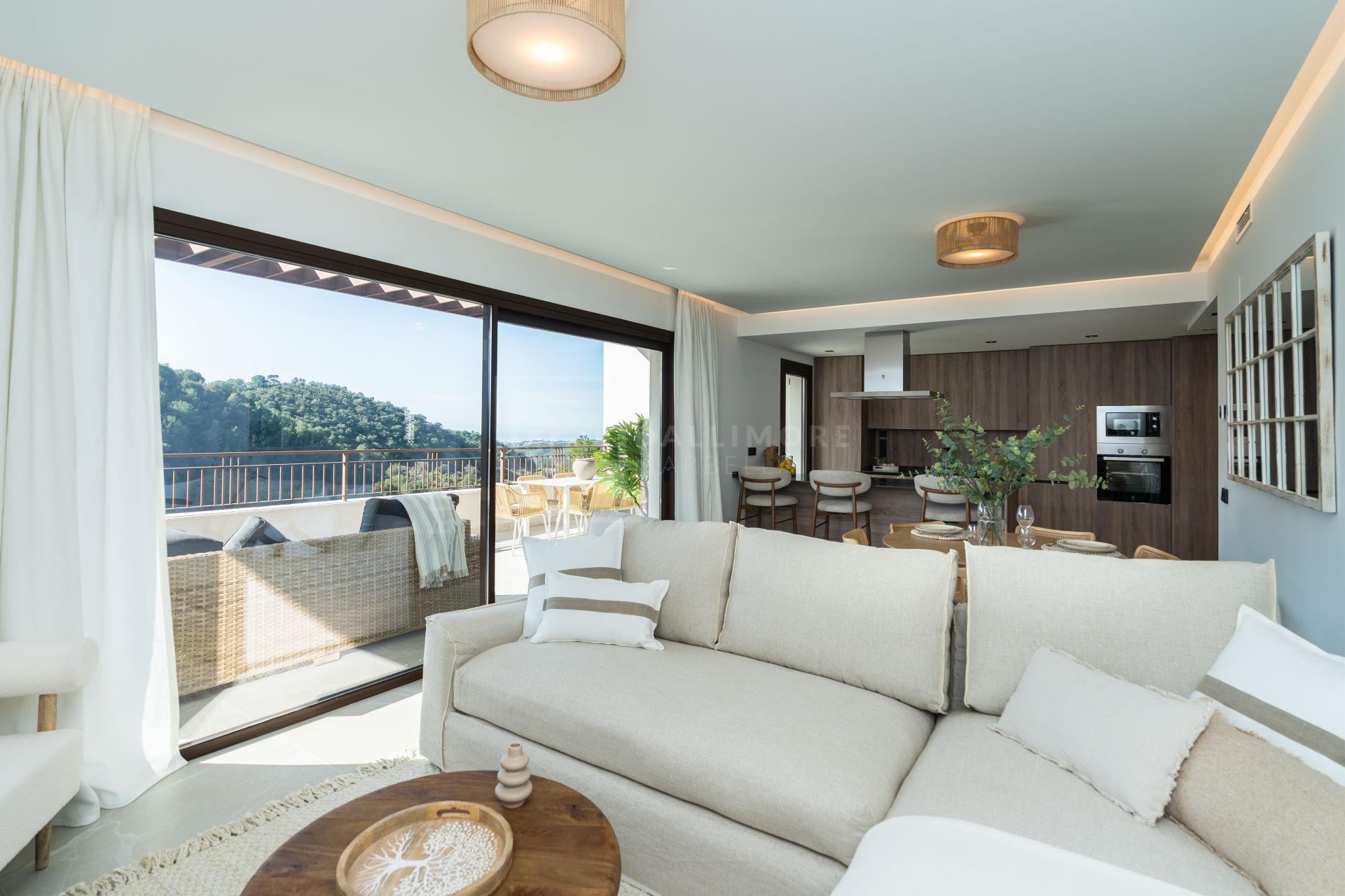 Elegante vivienda mediterránea con excepcionales espacios exteriores
