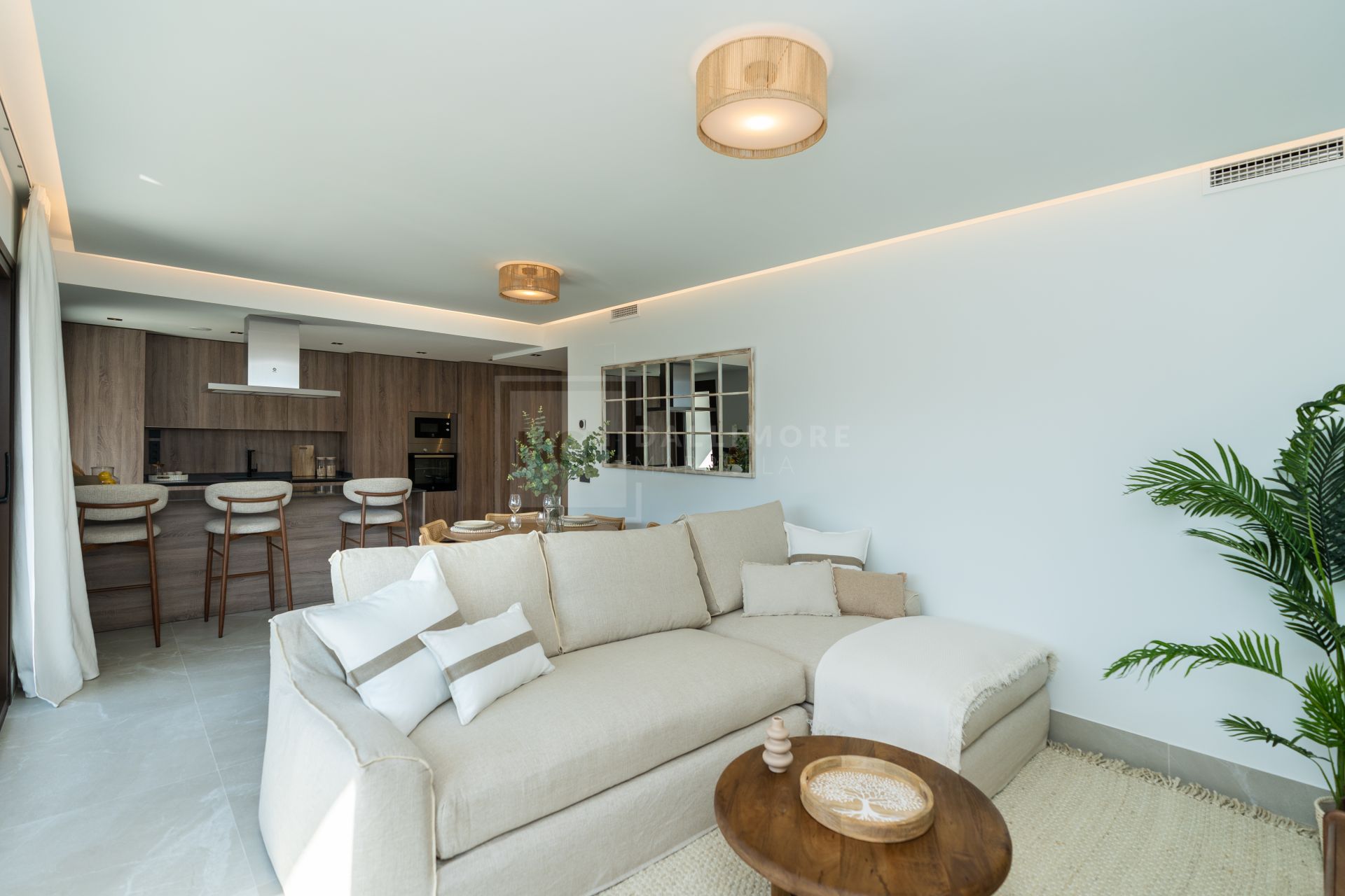 Elegante vivienda mediterránea con excepcionales espacios exteriores