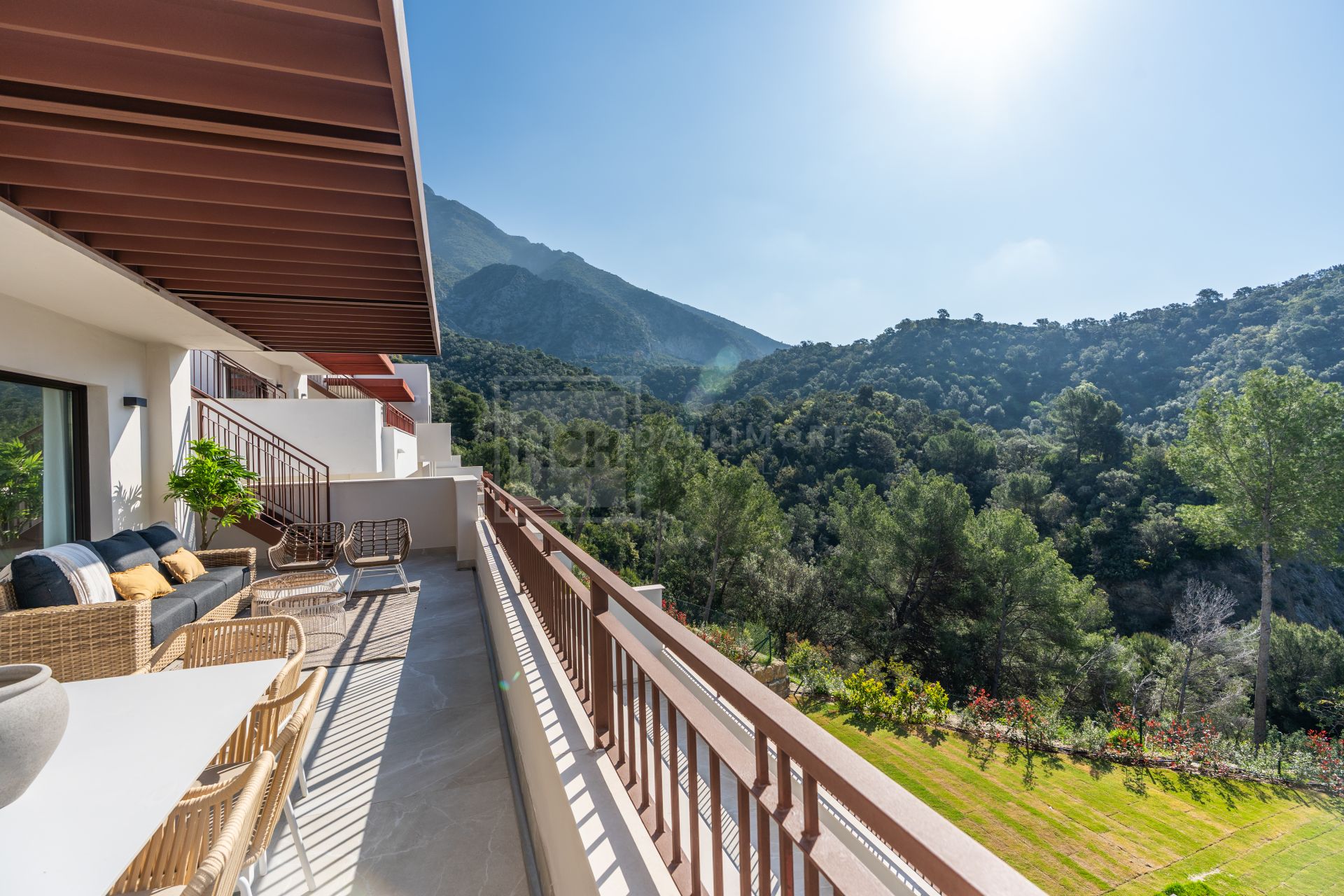 Elegante vivienda mediterránea con excepcionales espacios exteriores