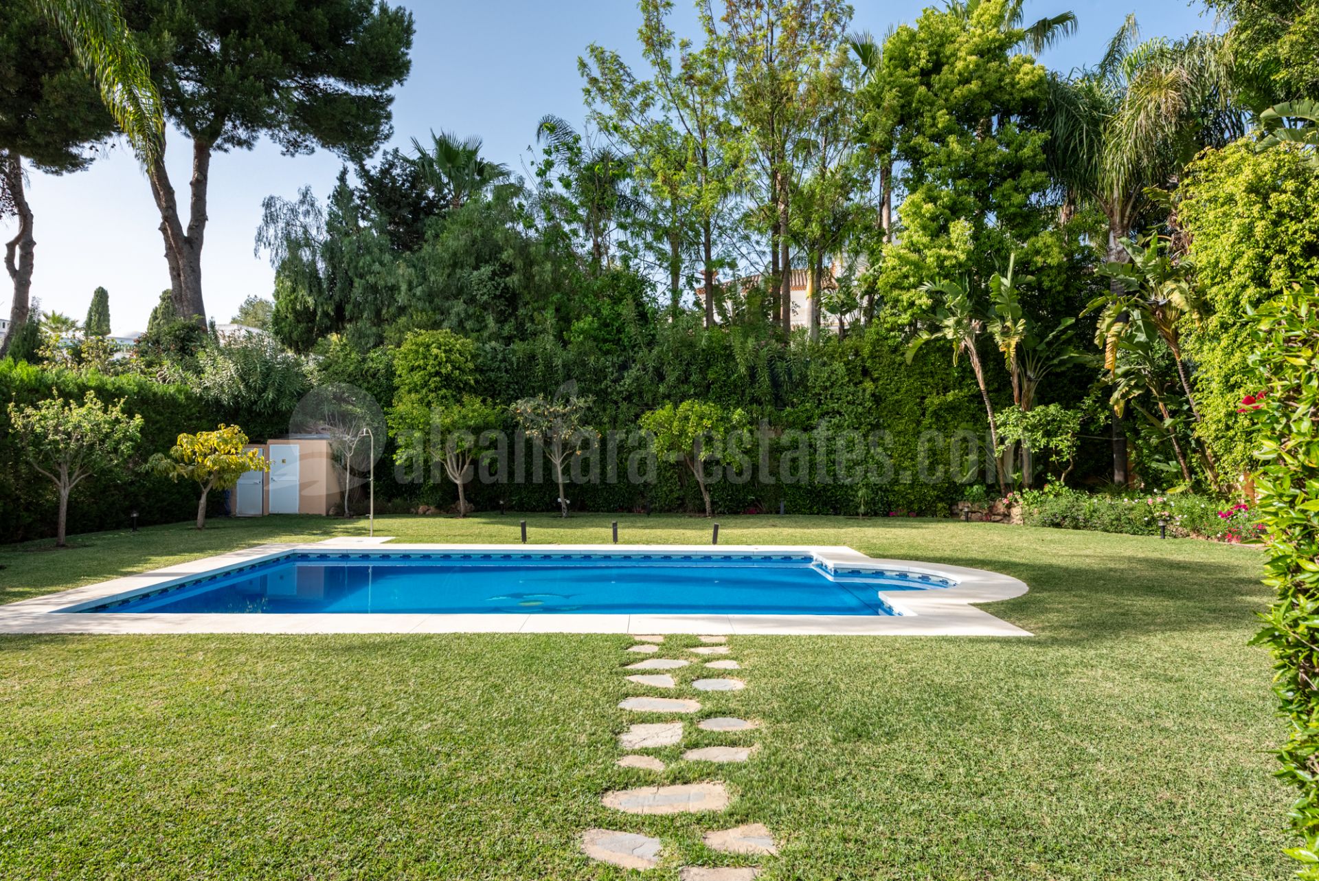 Villa en Atalaya de Rio Verde, Marbella