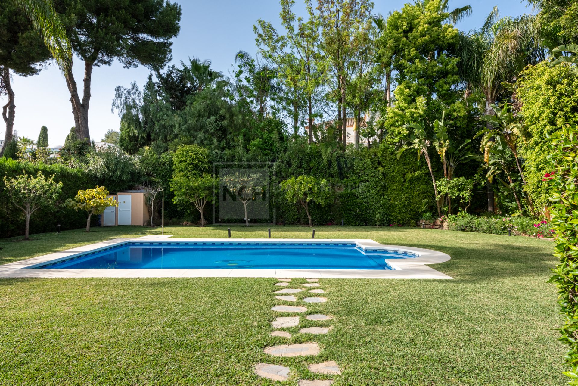 Charming 5-Bedroom Villa in Ayalaya Rio Verde, Marbella