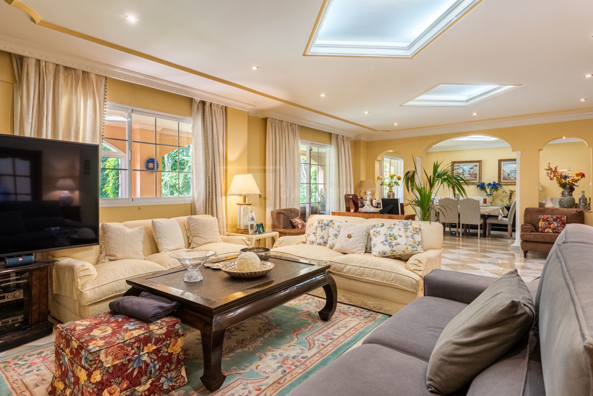 Charming 5-Bedroom Villa in Ayalaya Rio Verde, Marbella