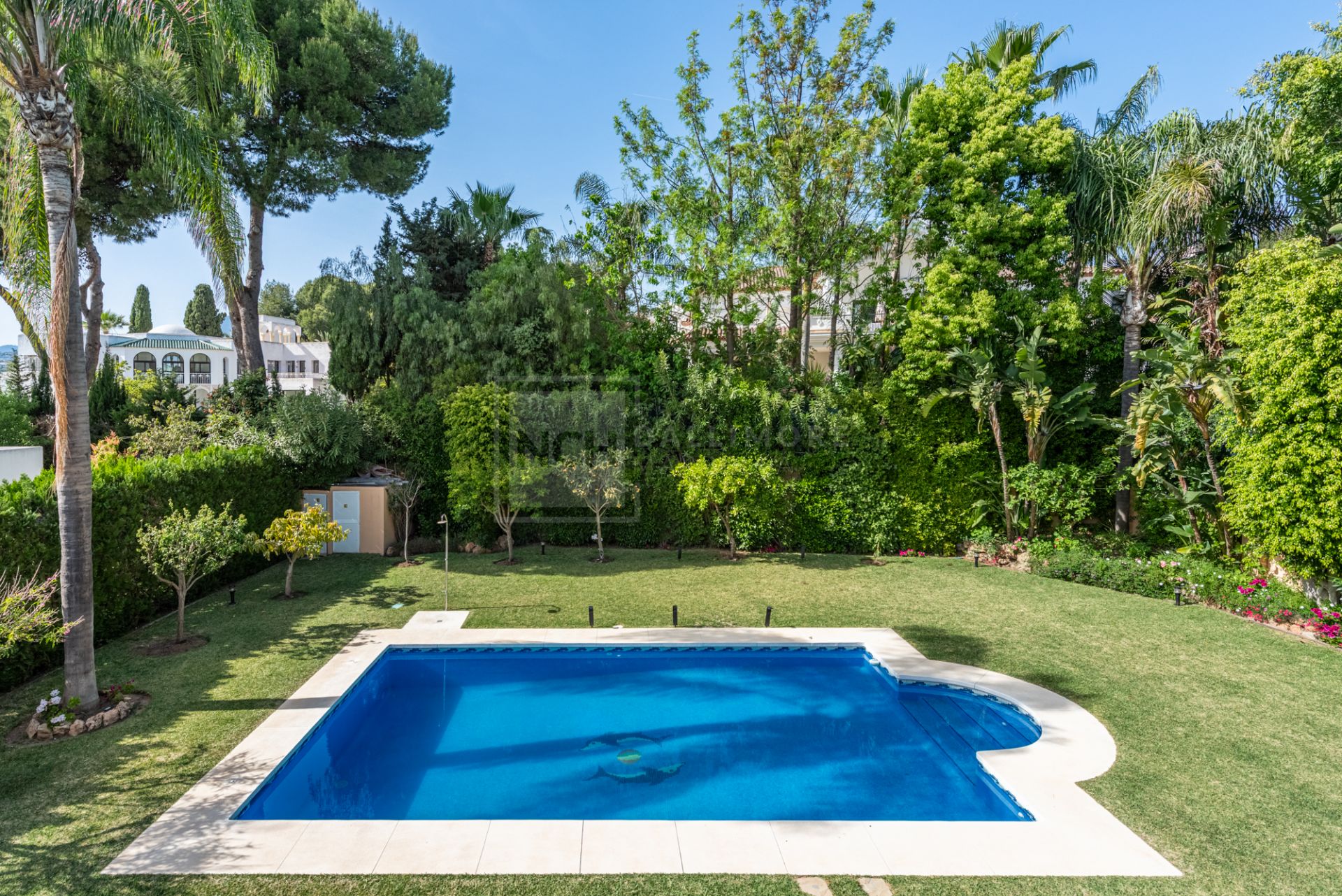 Charming 5-Bedroom Villa in Ayalaya Rio Verde, Marbella