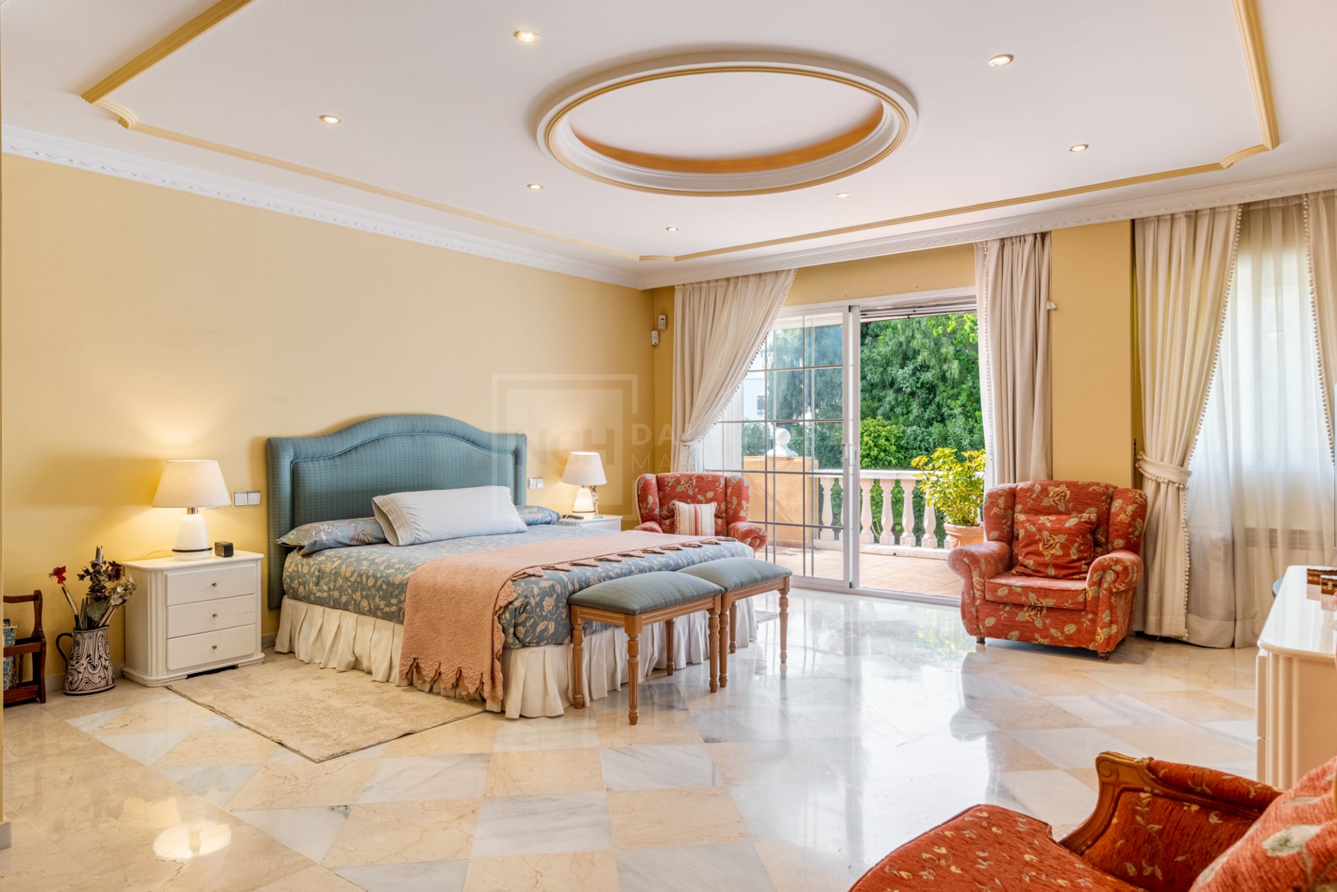Charming 5-Bedroom Villa in Ayalaya Rio Verde, Marbella