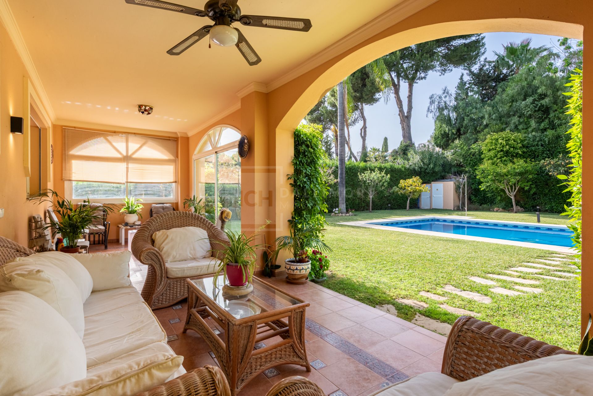 Charming 5-Bedroom Villa in Ayalaya Rio Verde, Marbella