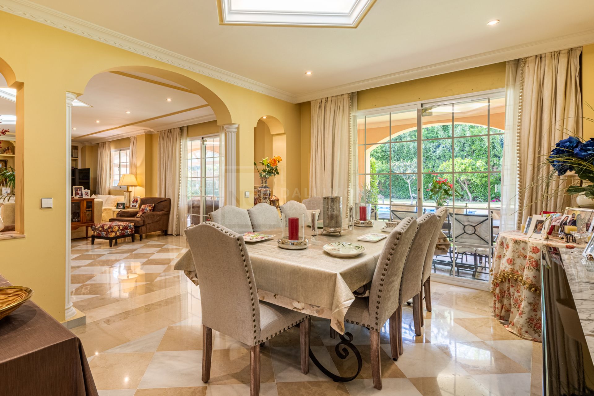 Charming 5-Bedroom Villa in Ayalaya Rio Verde, Marbella