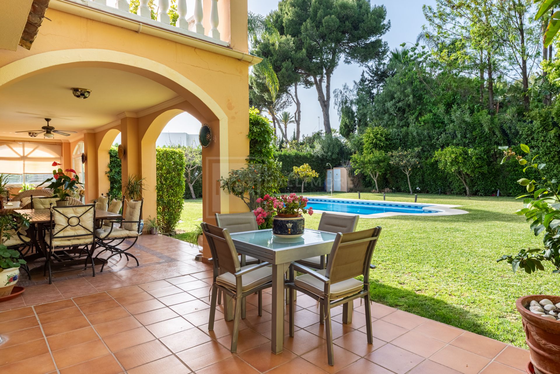 Charming 5-Bedroom Villa in Ayalaya Rio Verde, Marbella