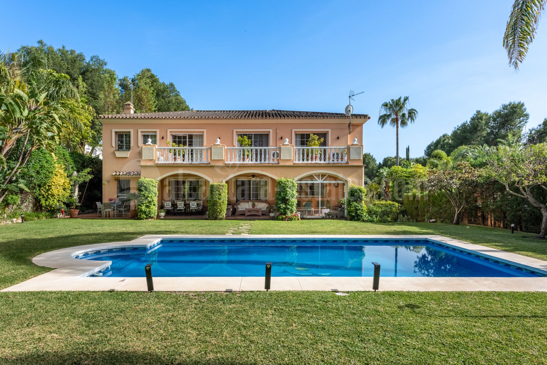 Villa en Atalaya de Rio Verde, Marbella