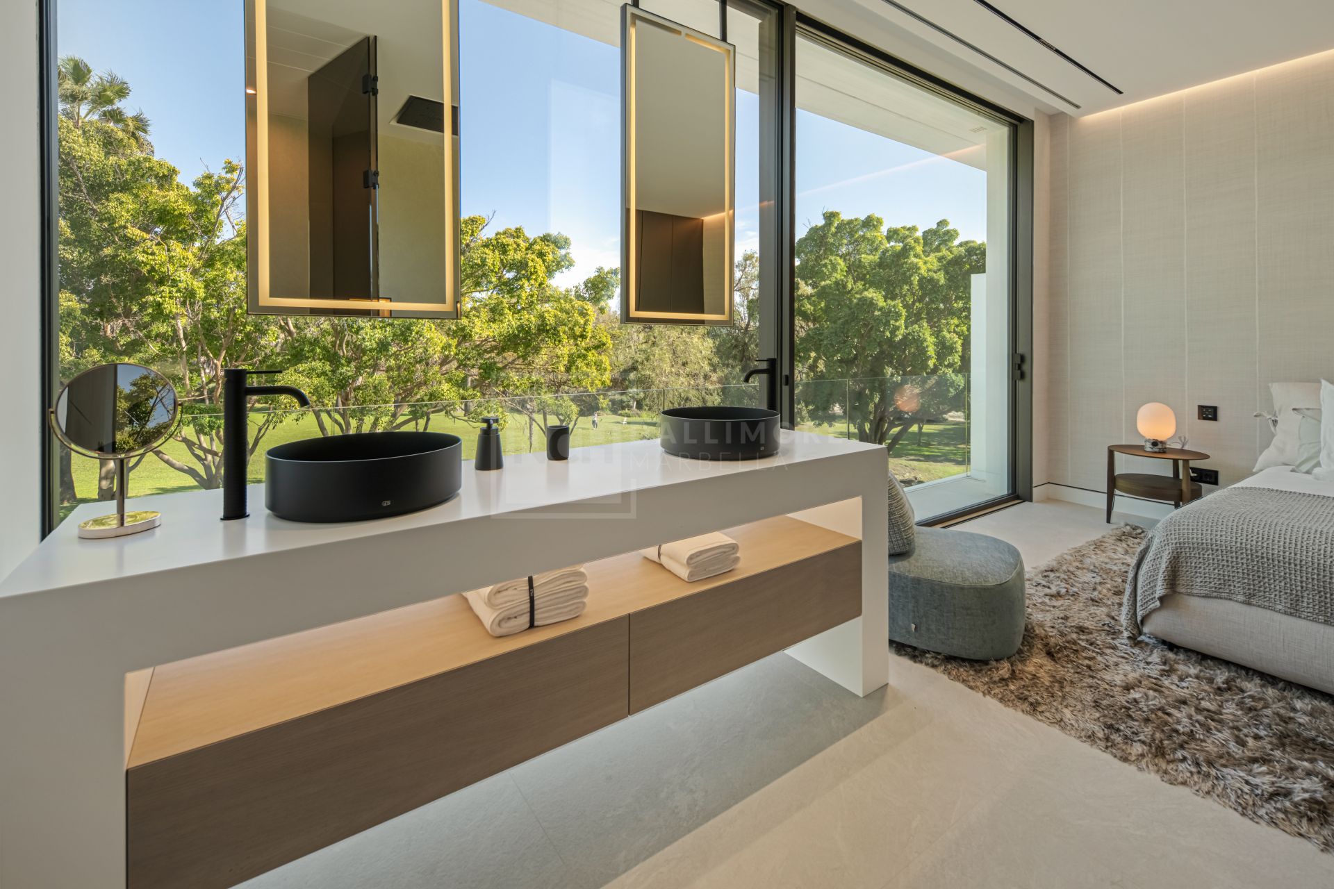 Contemporary Masterpiece With Rooftop Pool In Marbella’s Most Prestigious Golden Mile