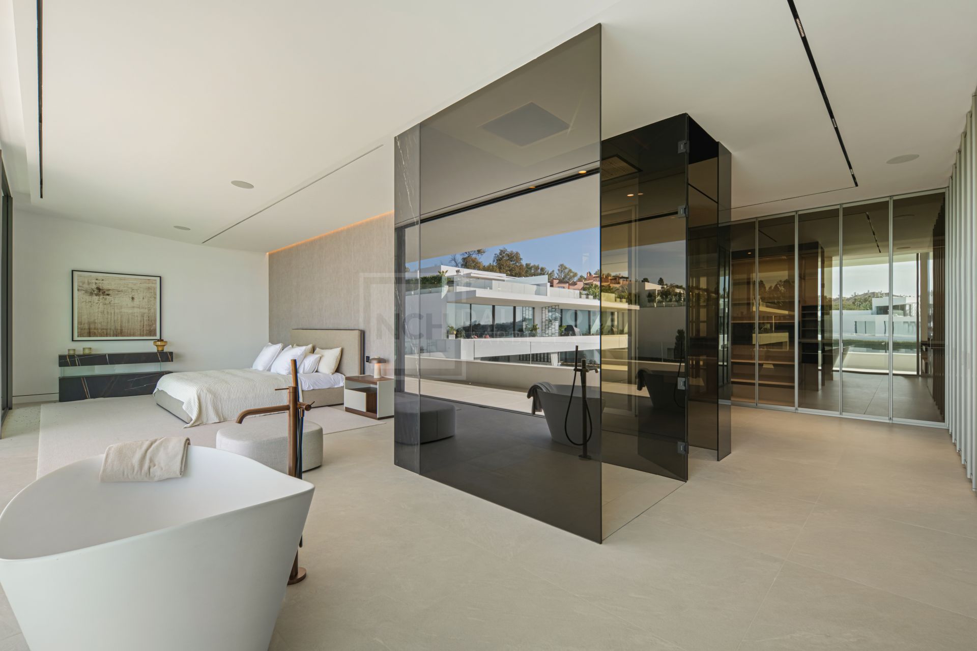 Contemporary Masterpiece With Rooftop Pool In Marbella’s Most Prestigious Golden Mile