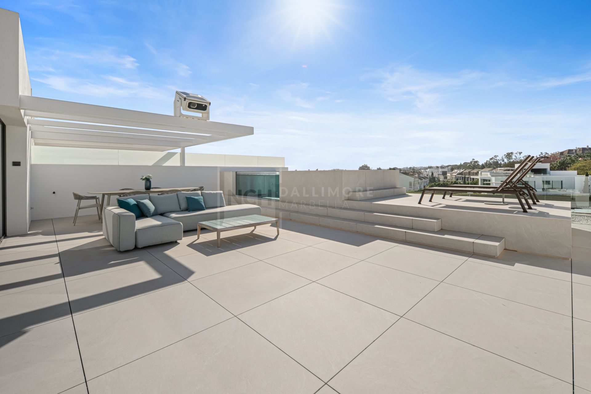 Contemporary Masterpiece With Rooftop Pool In Marbella’s Most Prestigious Golden Mile