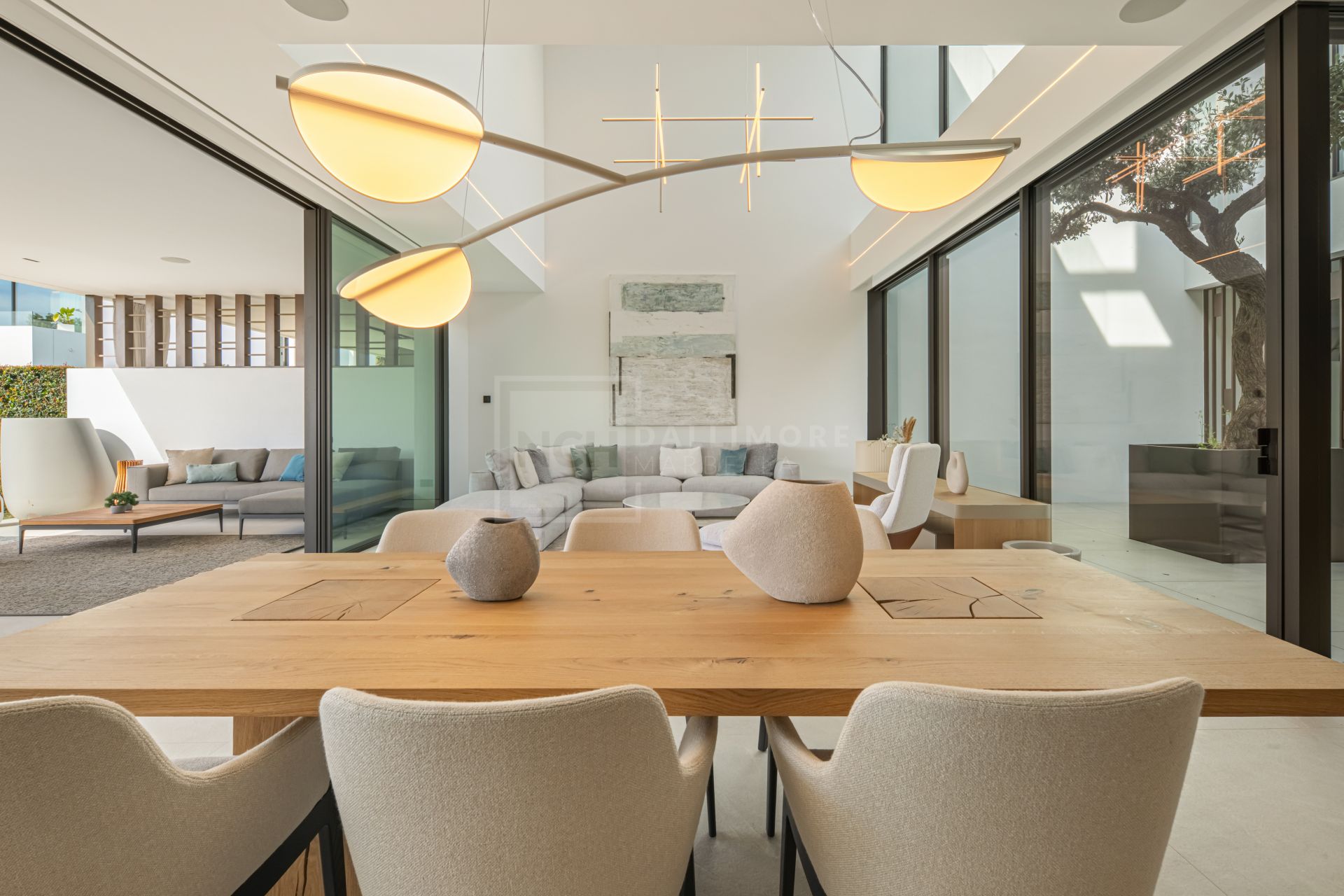 Contemporary Masterpiece With Rooftop Pool In Marbella’s Most Prestigious Golden Mile