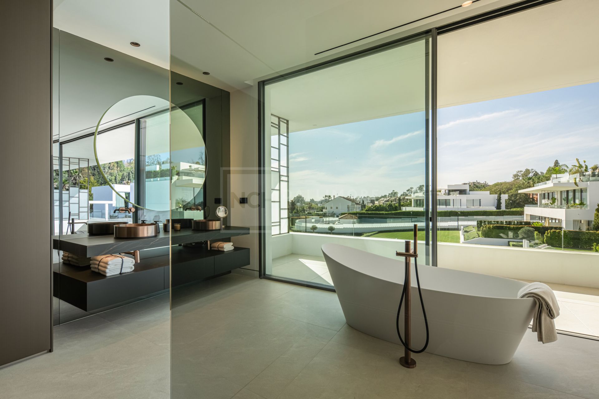 Contemporary Masterpiece With Rooftop Pool In Marbella’s Most Prestigious Golden Mile