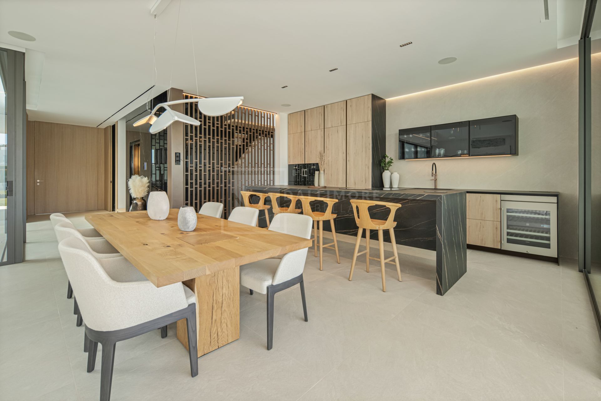 Contemporary Masterpiece With Rooftop Pool In Marbella’s Most Prestigious Golden Mile