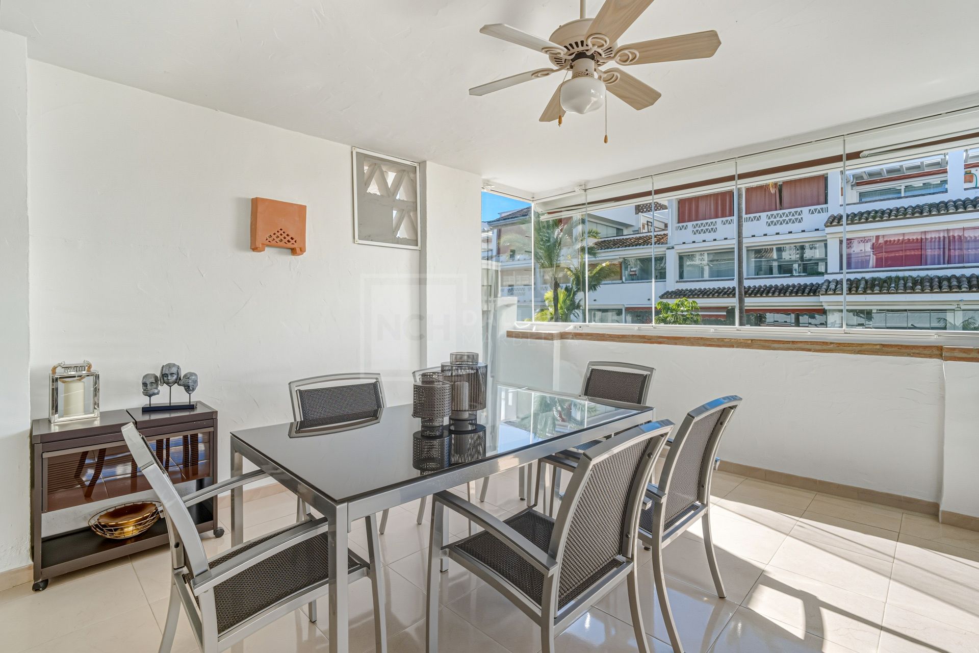 Excellent, fully renovated, three bedroom first floor apartment on Marbella’s Golden Mile