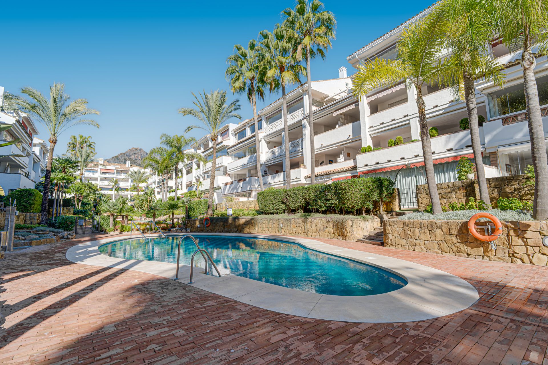 Excellent, fully renovated, three bedroom first floor apartment on Marbella’s Golden Mile