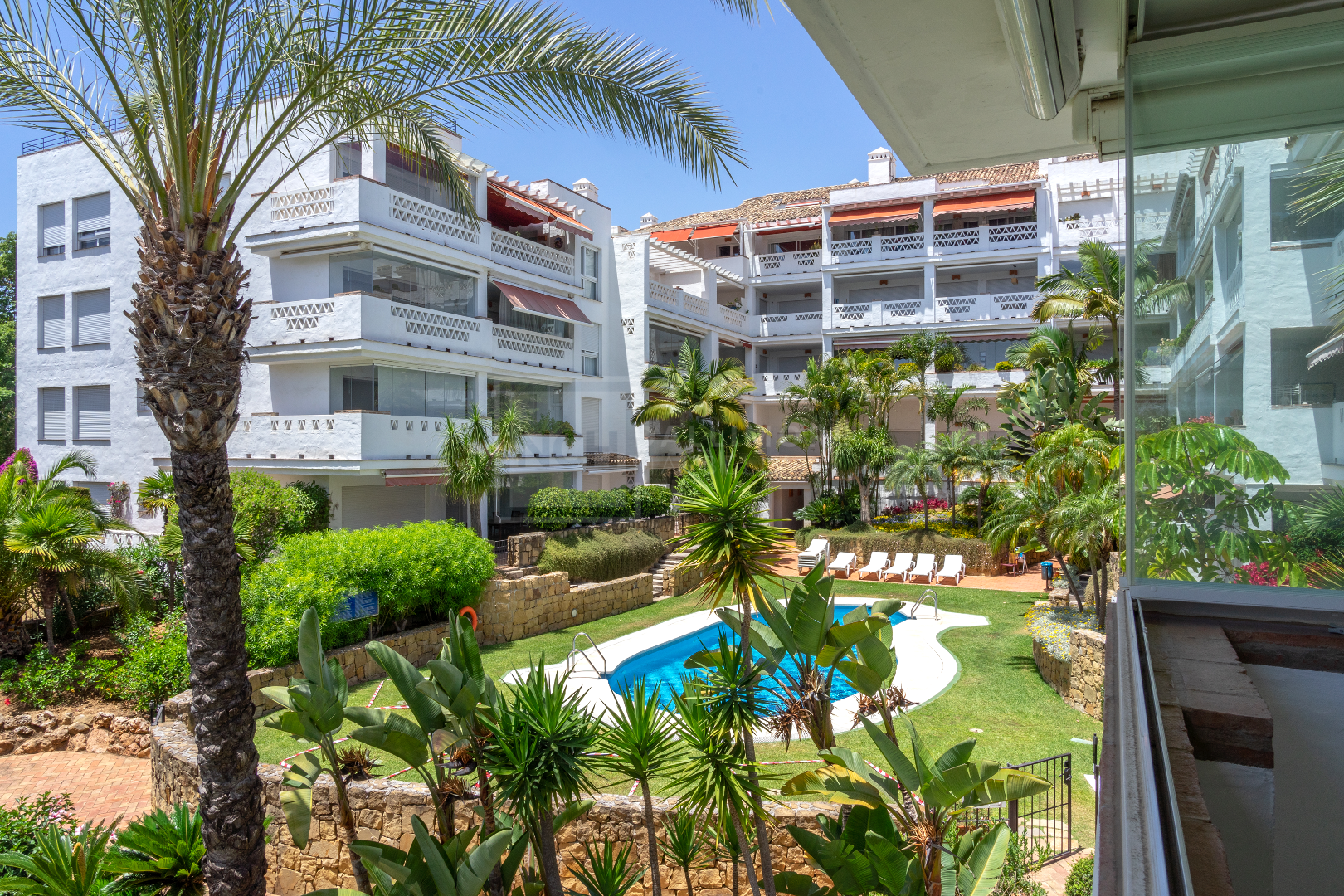 Excellent, fully renovated, three bedroom first floor apartment on Marbella’s Golden Mile