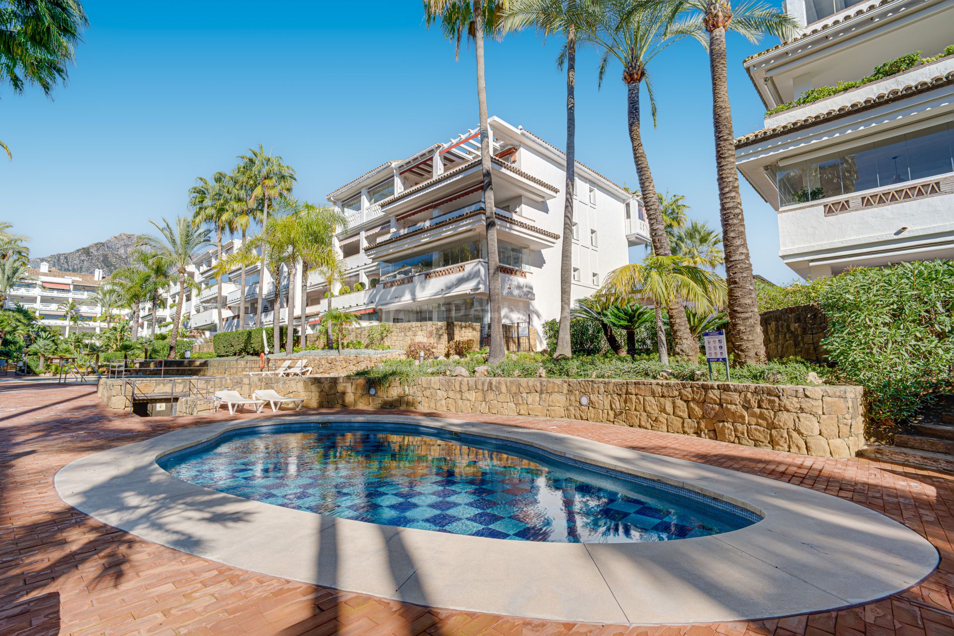 Excellent, fully renovated, three bedroom first floor apartment on Marbella’s Golden Mile